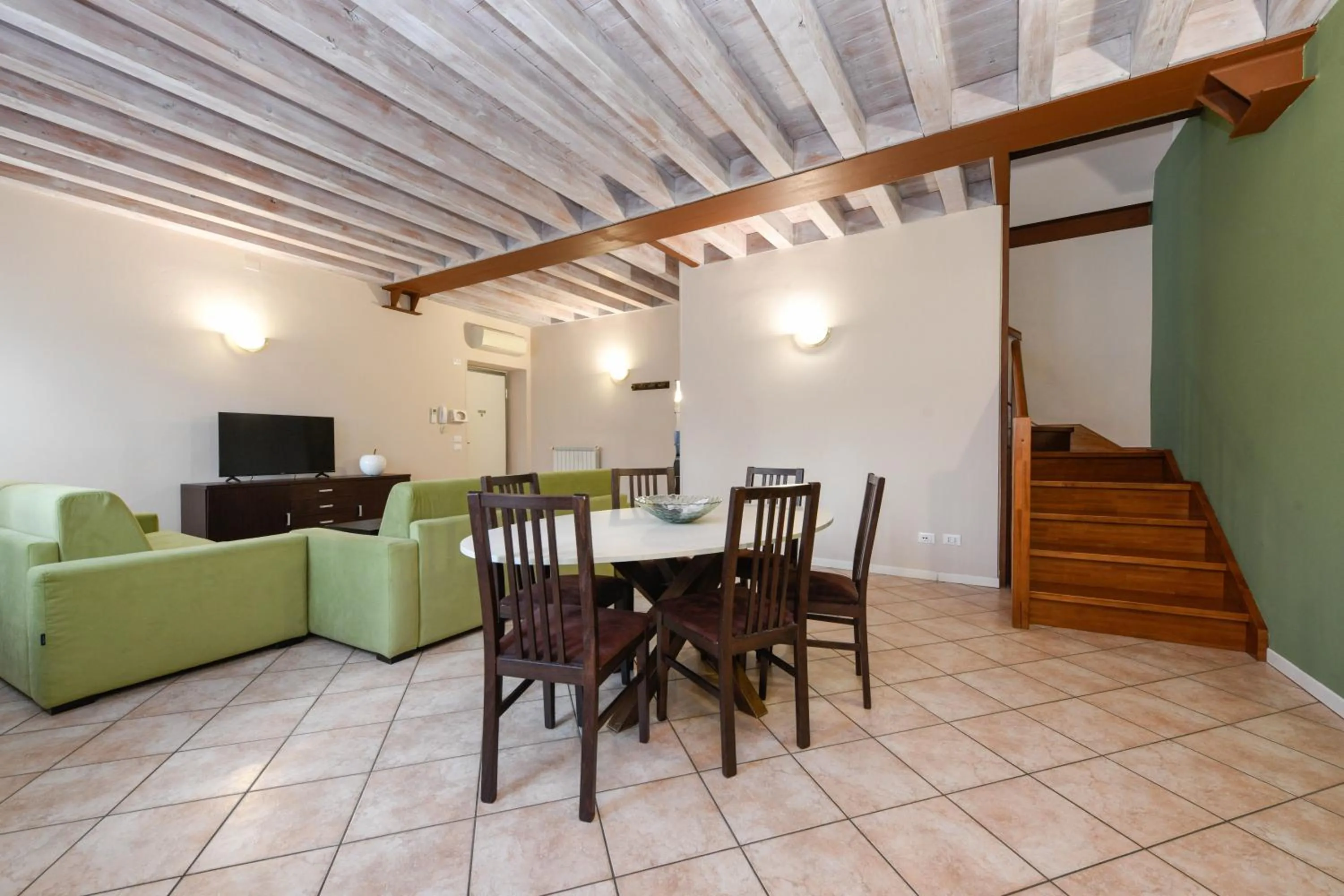Seating area in Flowers Apartments