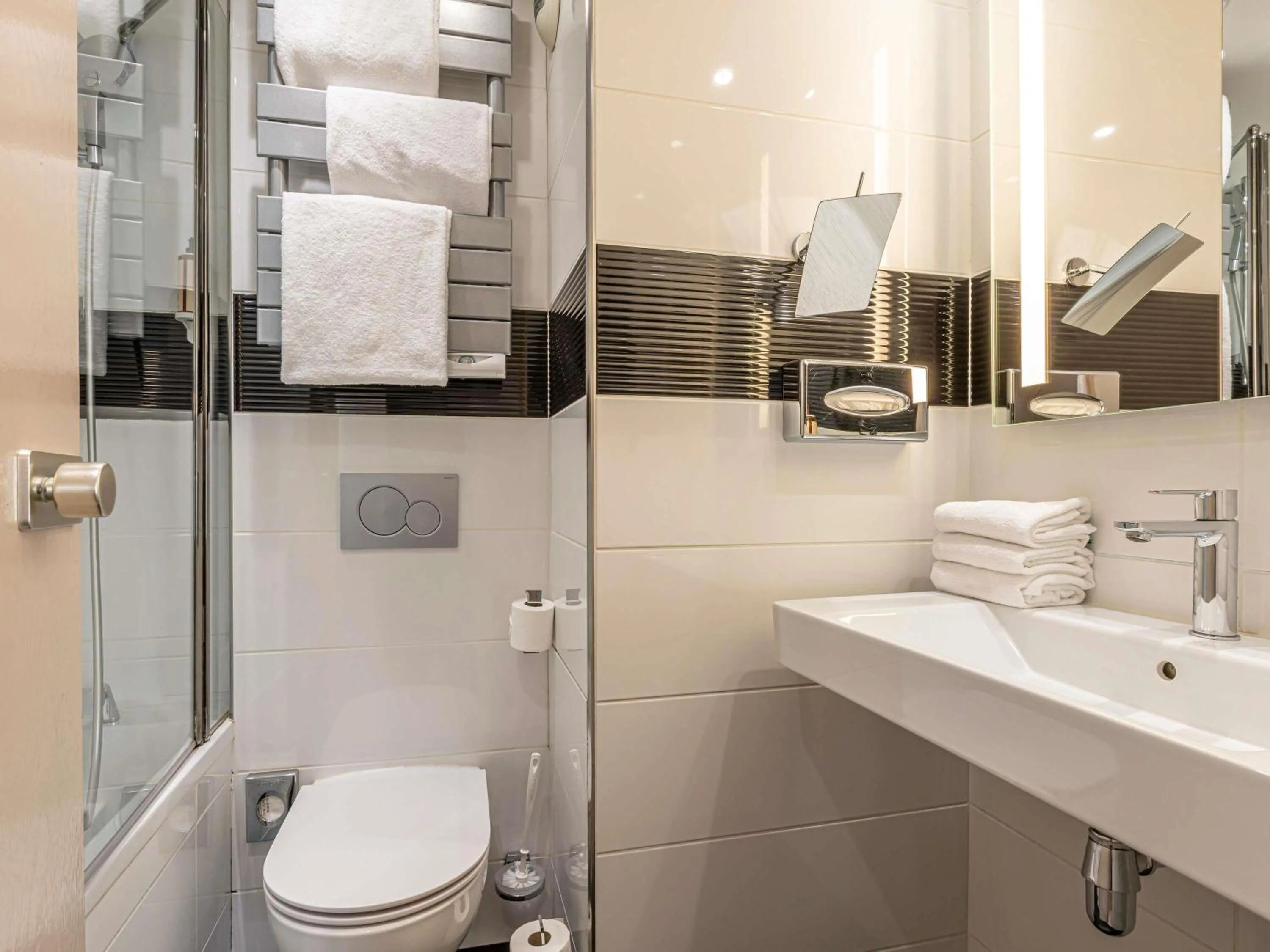 Bedroom in Mercure Paris Place d'Italie