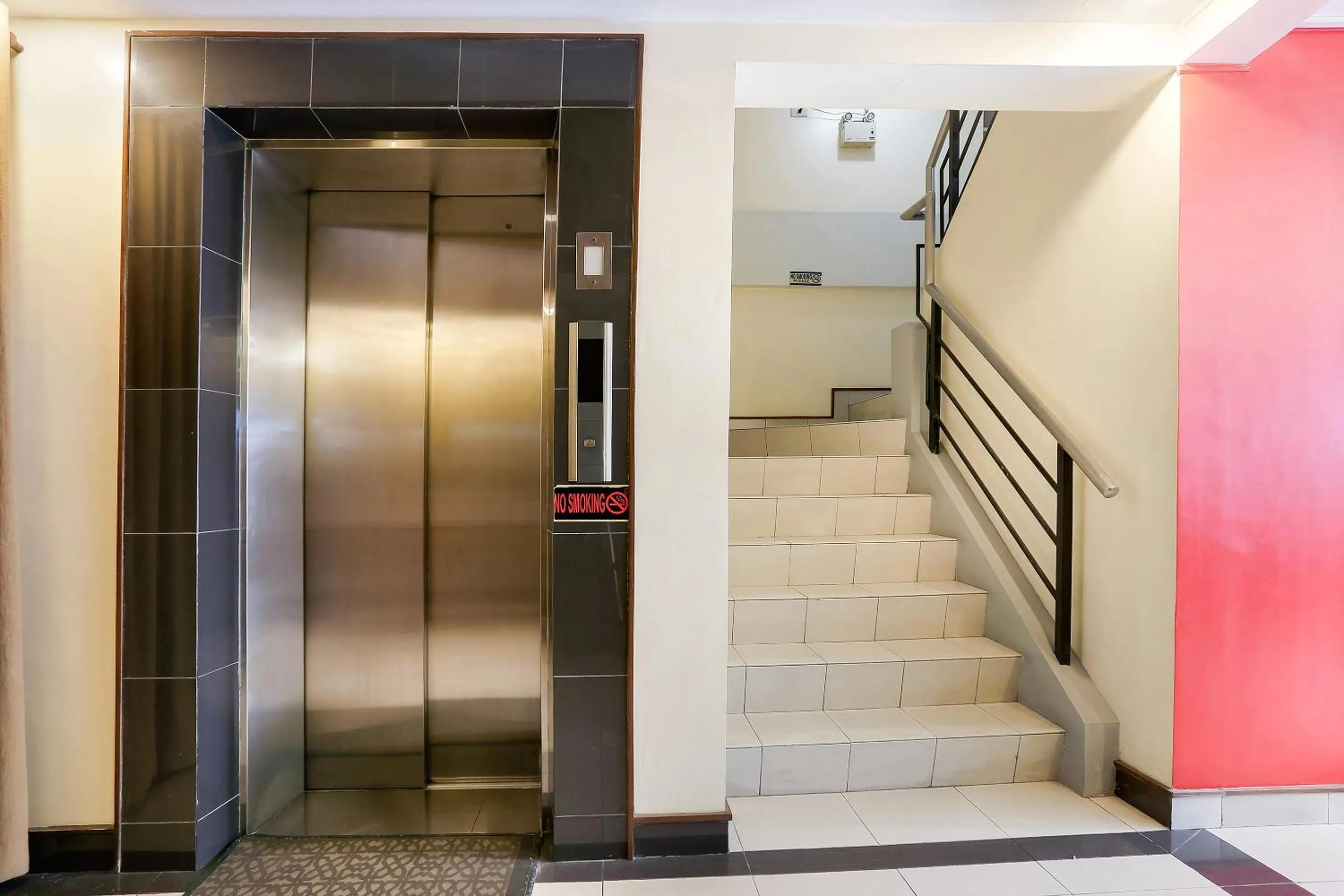 Facade/entrance in Alley 8 Makati