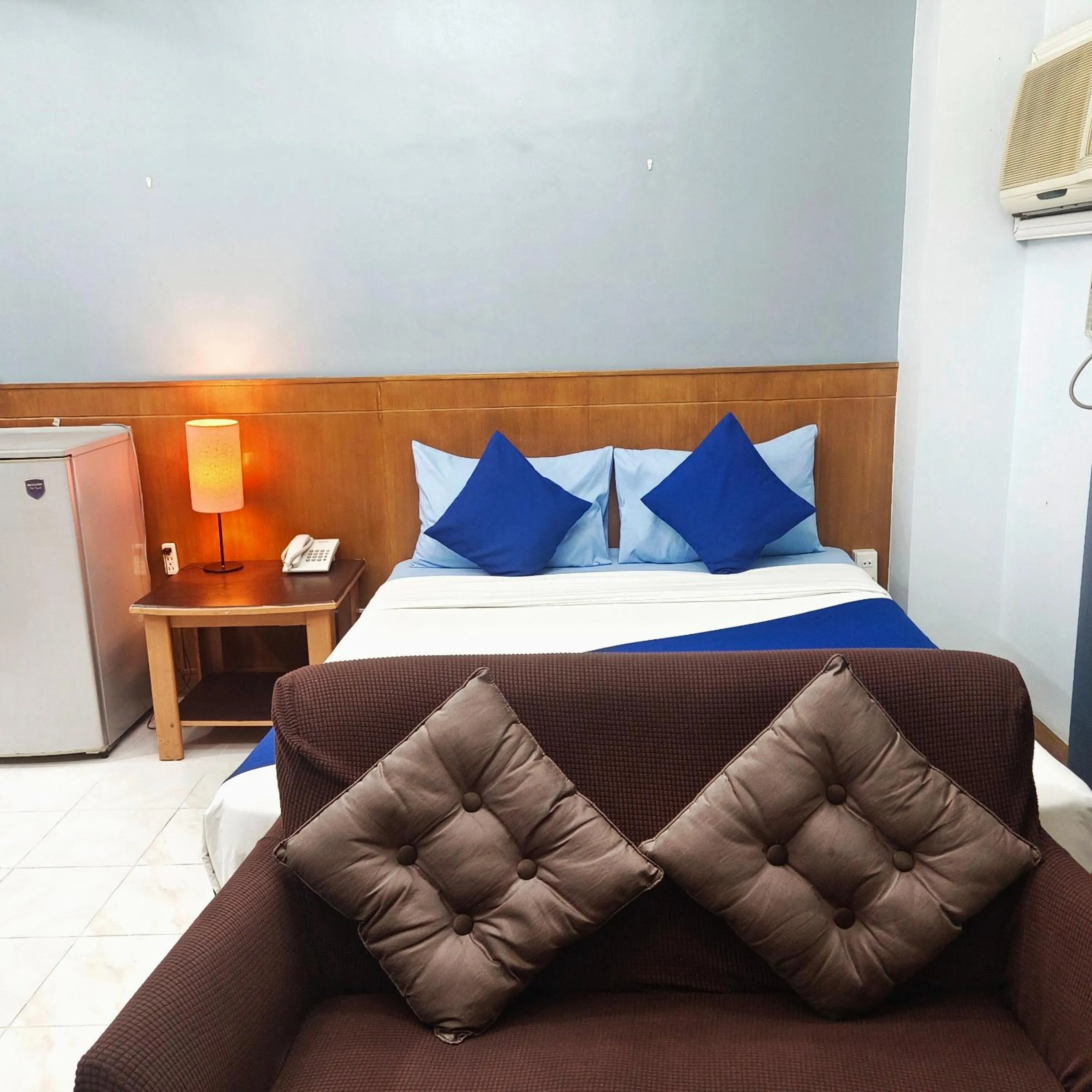 Bedroom, Bed in Alley 8 Makati