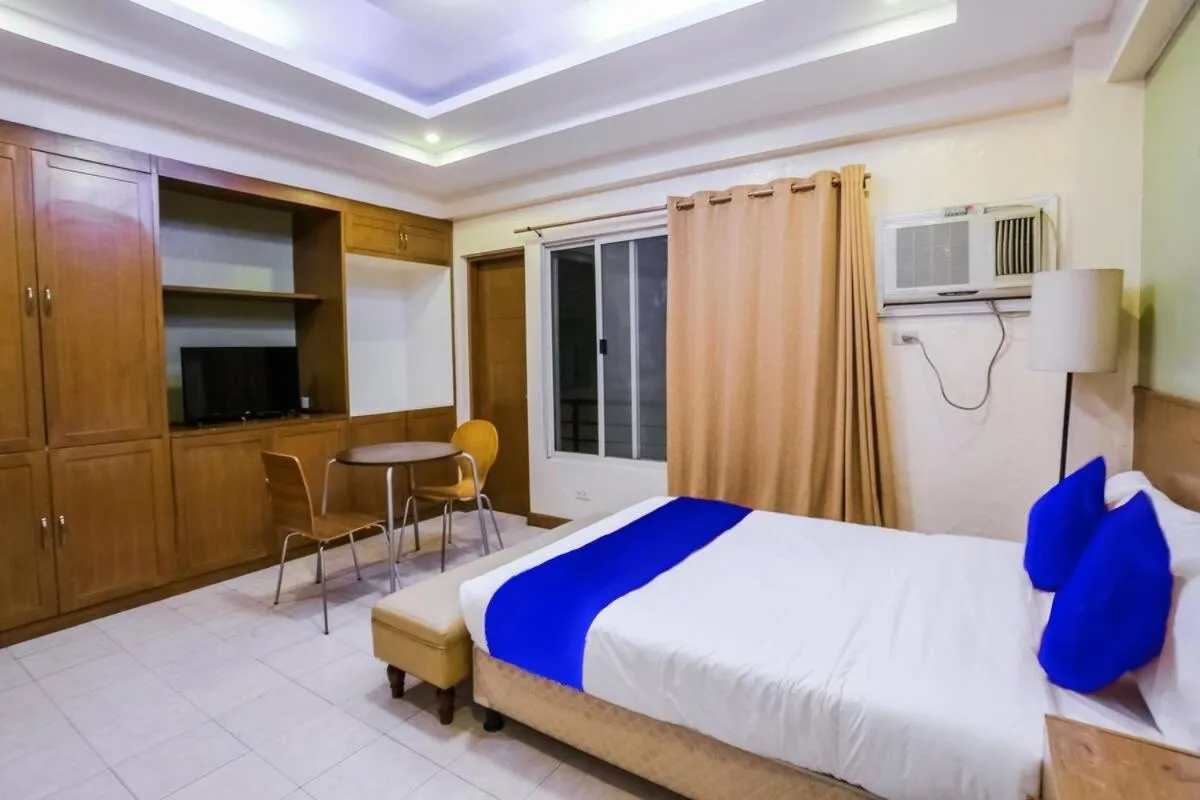 Photo of the whole room, Bed in Alley 8 Makati