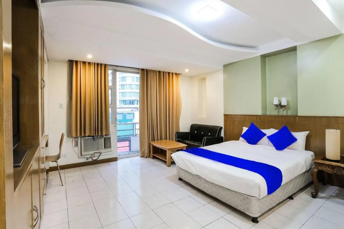 Bed in Alley 8 Makati