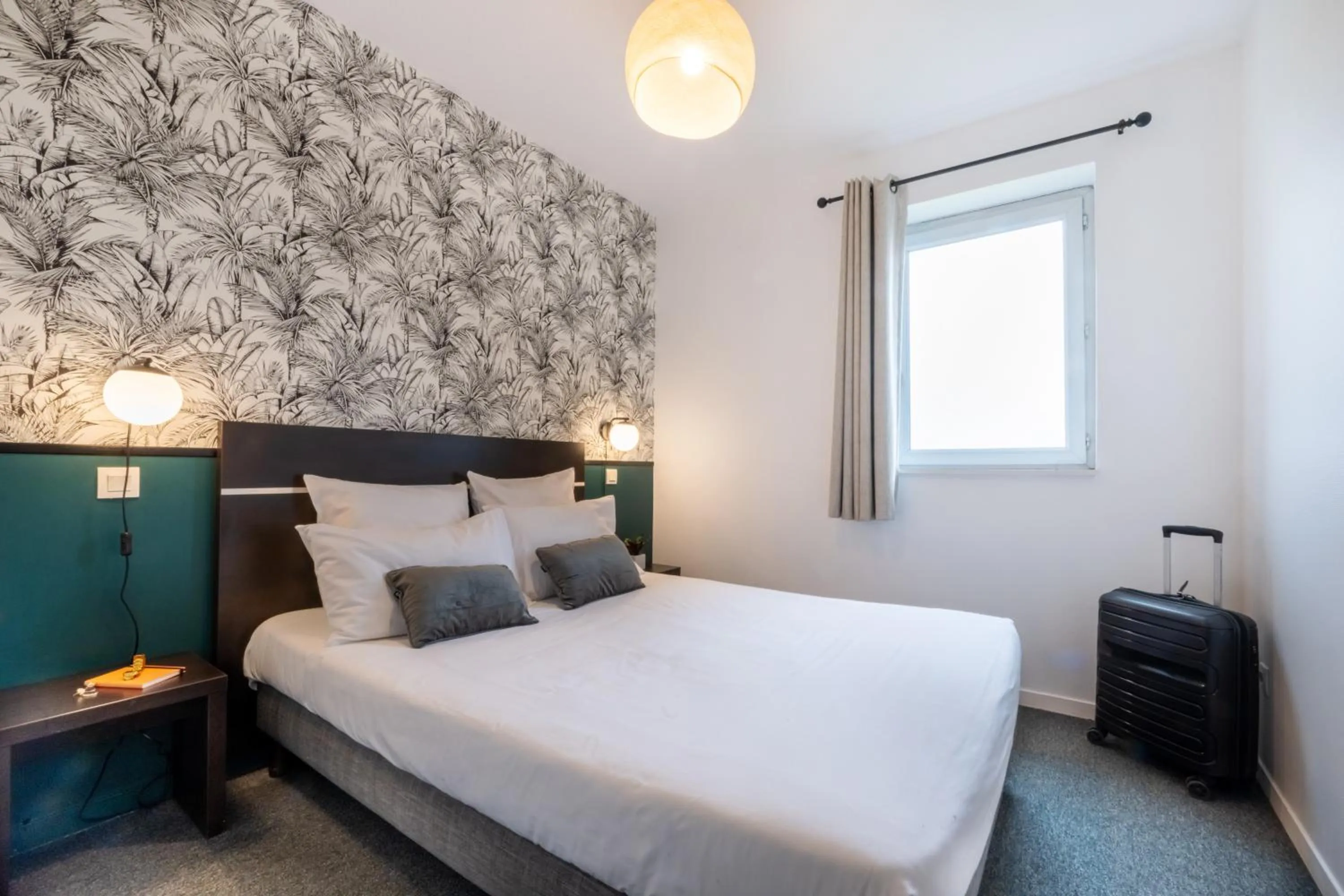 Bedroom, Bed in Nemea Appart Hotel Toulouse Aéroport