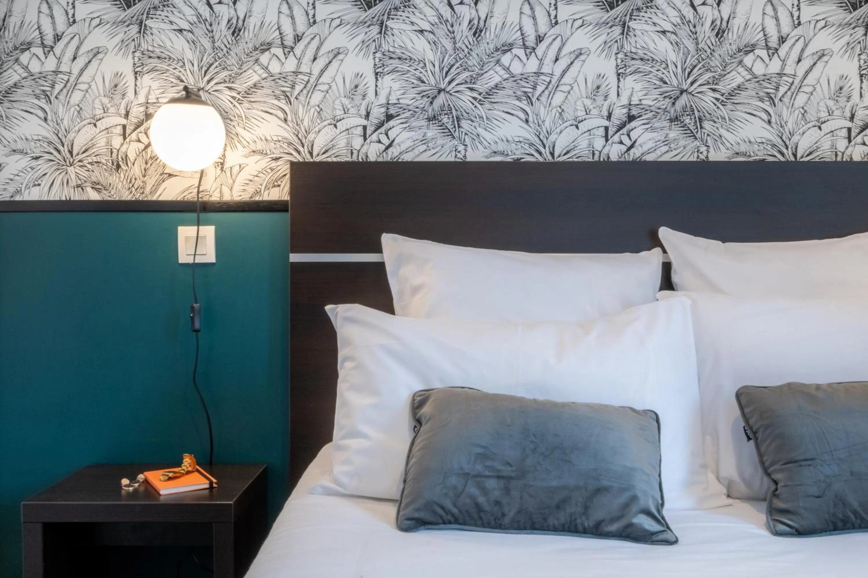 Bedroom, Bed in Nemea Appart Hotel Toulouse Aéroport