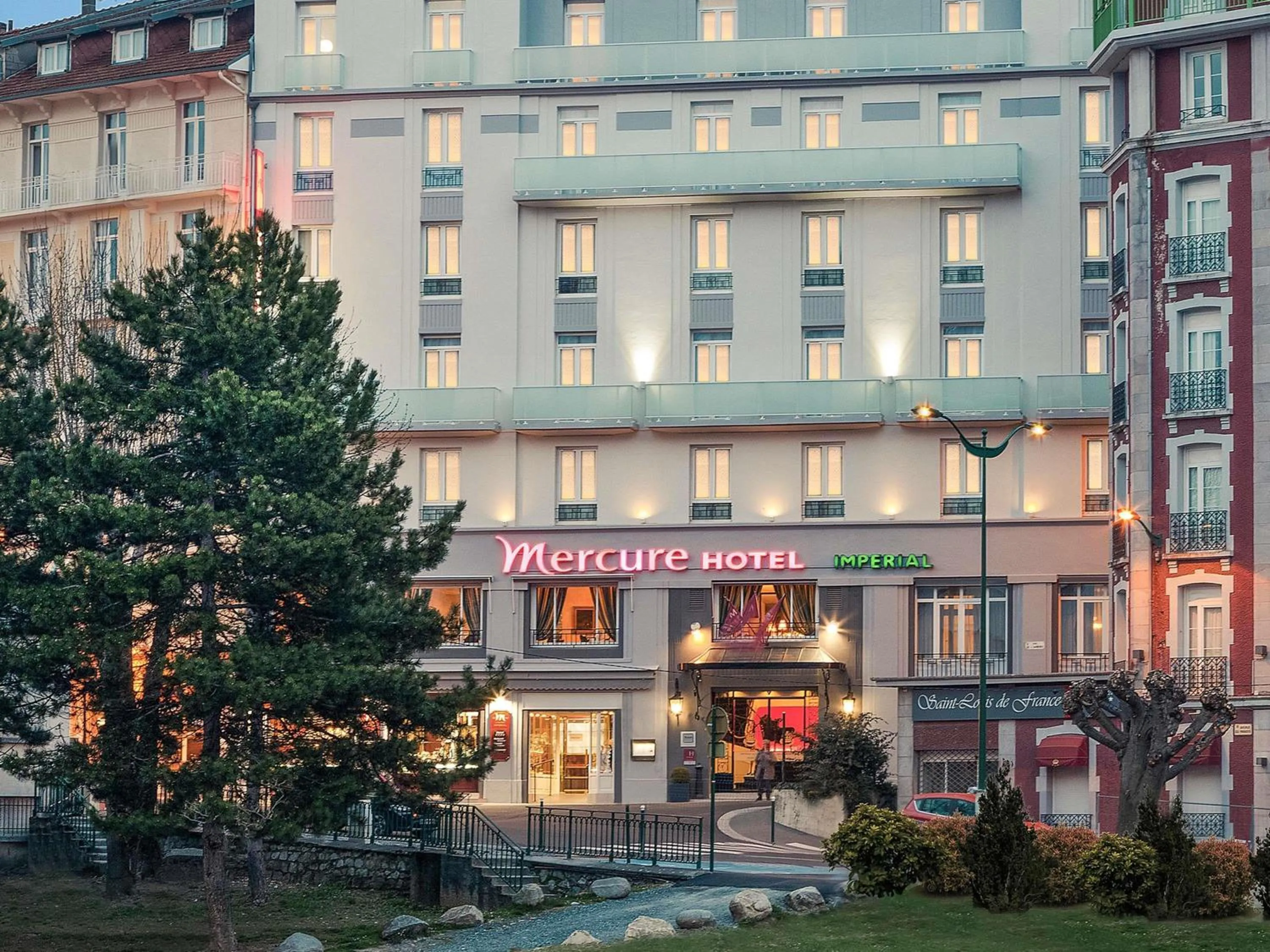 Property building in Mercure Lourdes Impérial