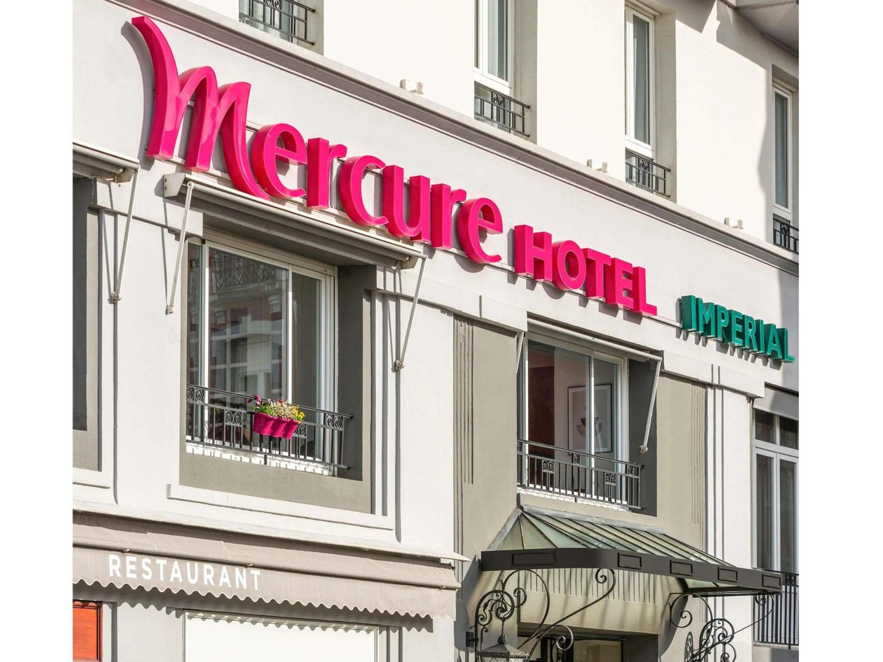 Property building in Mercure Lourdes Impérial