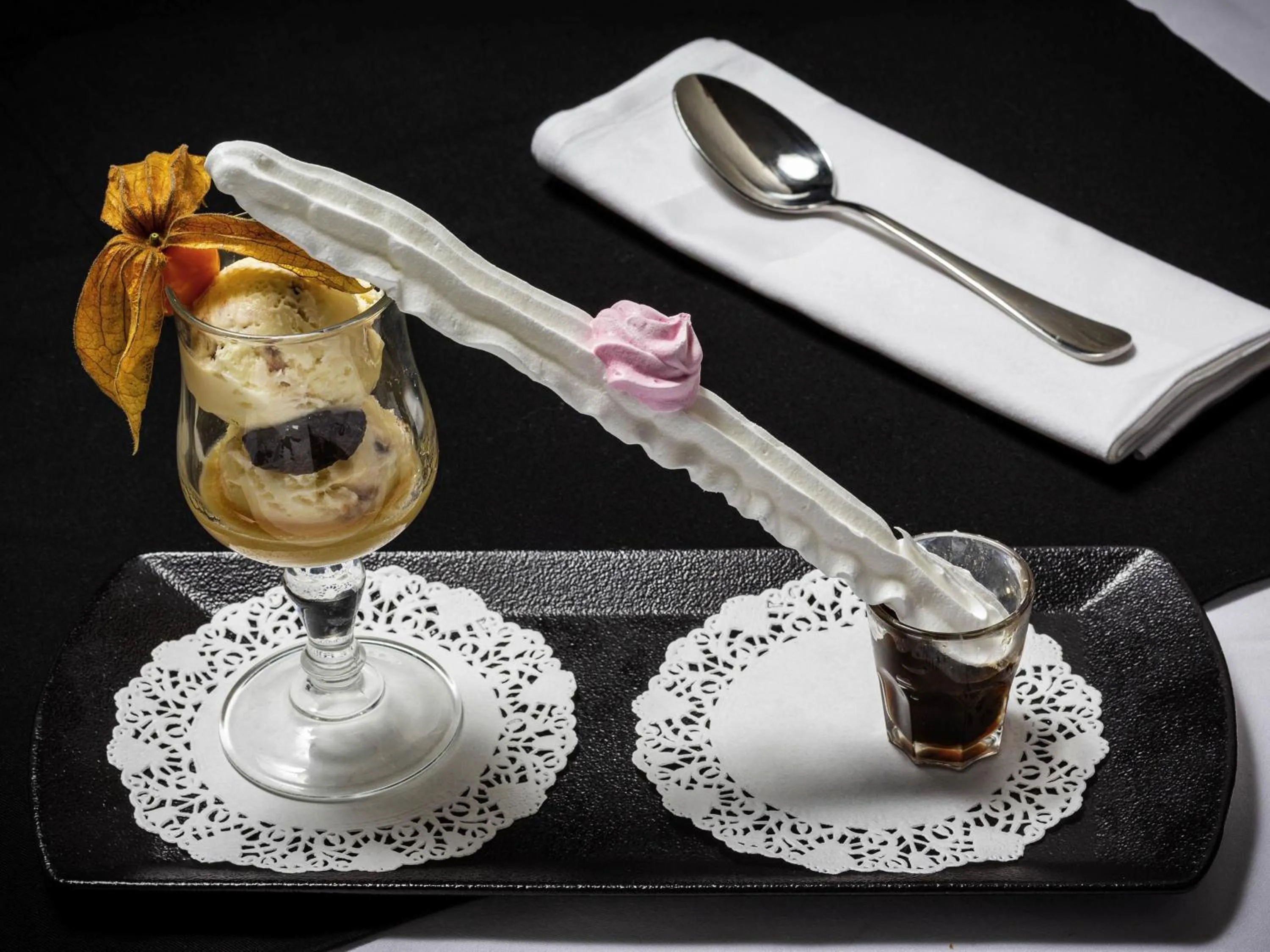 Restaurant/places to eat in Mercure Lourdes Impérial