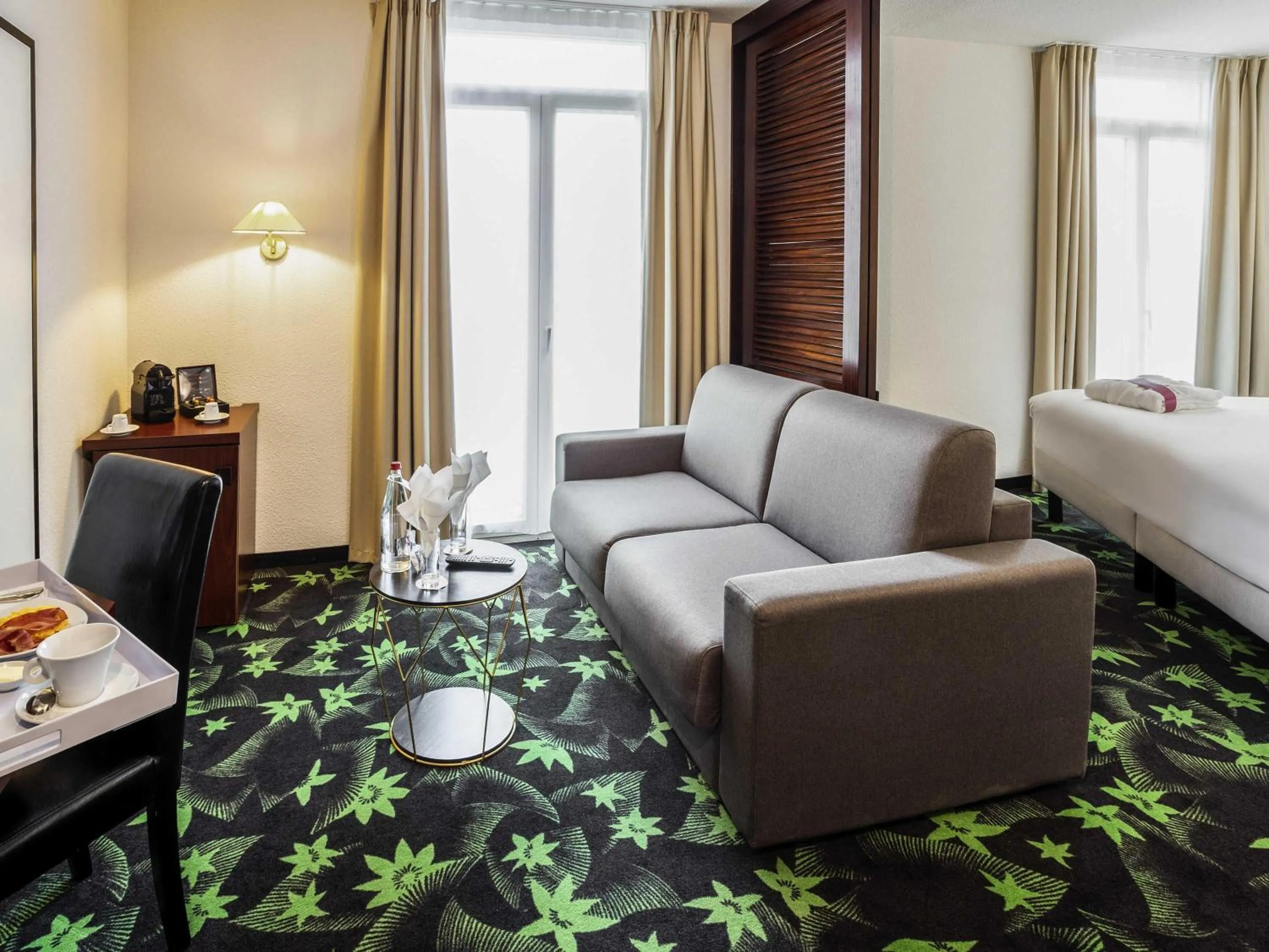 Bedroom, Bed in Mercure Lourdes Impérial