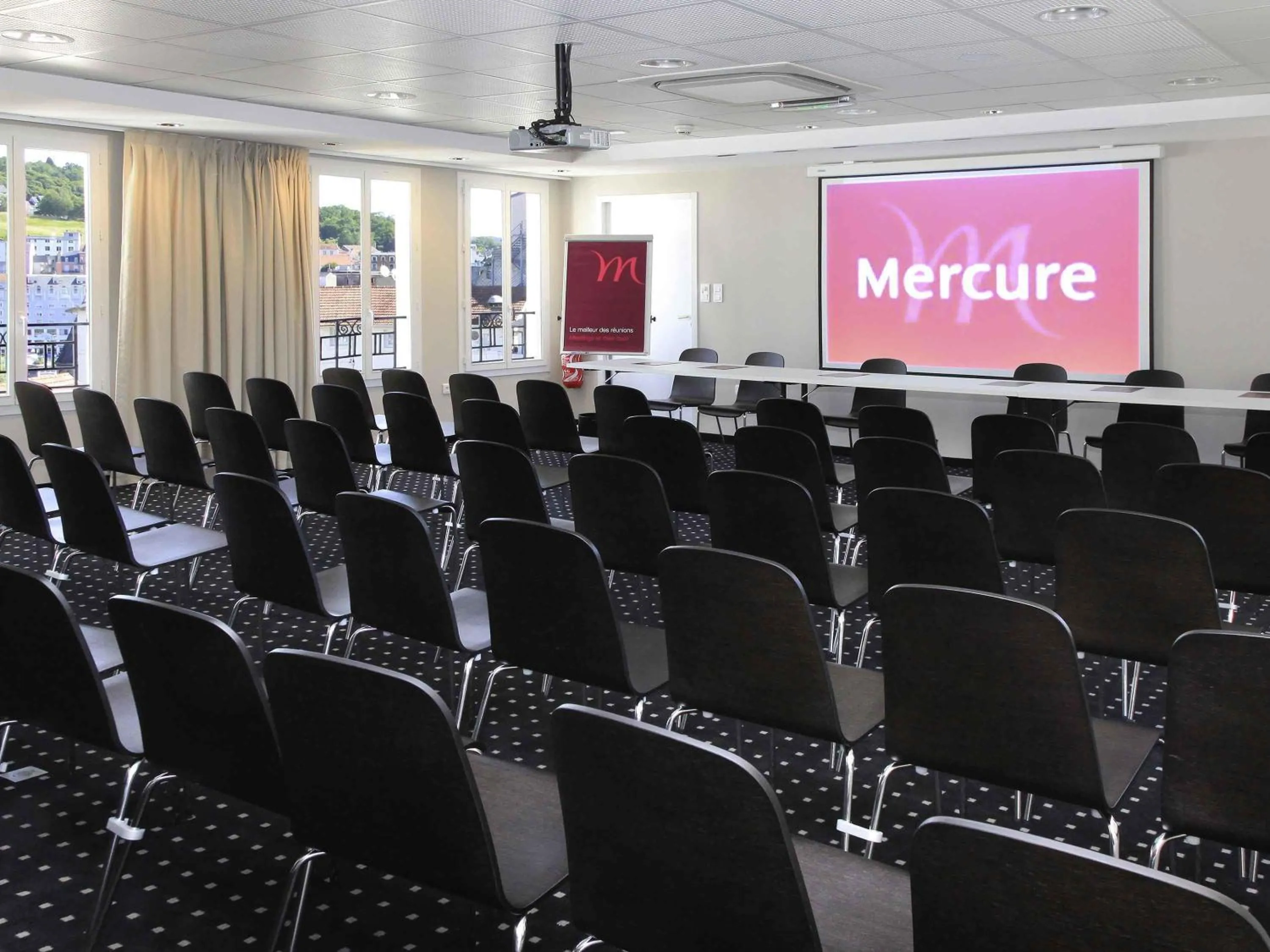 Meeting/conference room in Mercure Lourdes Impérial