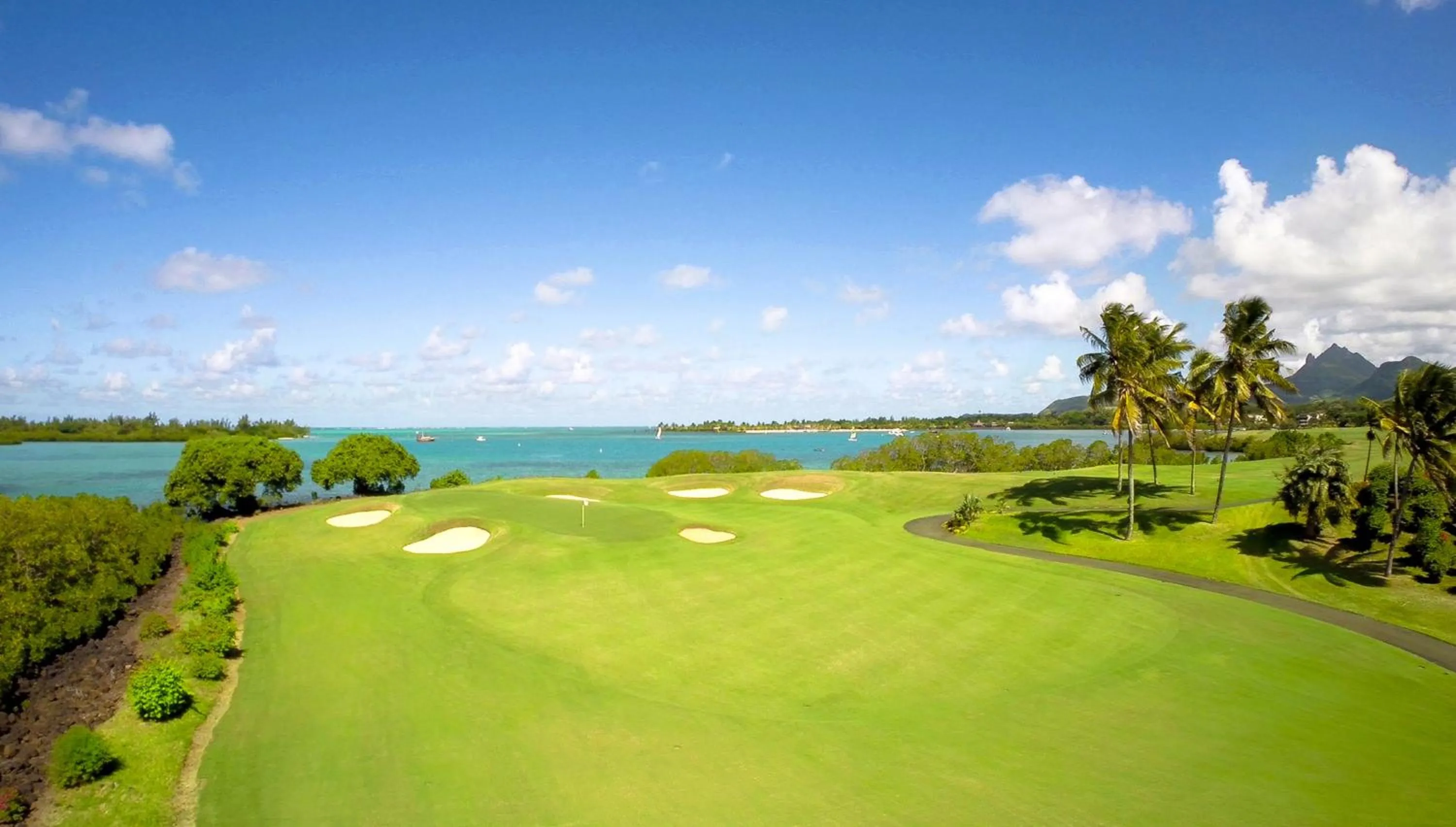 Golfcourse in Anahita Golf & Spa Resort