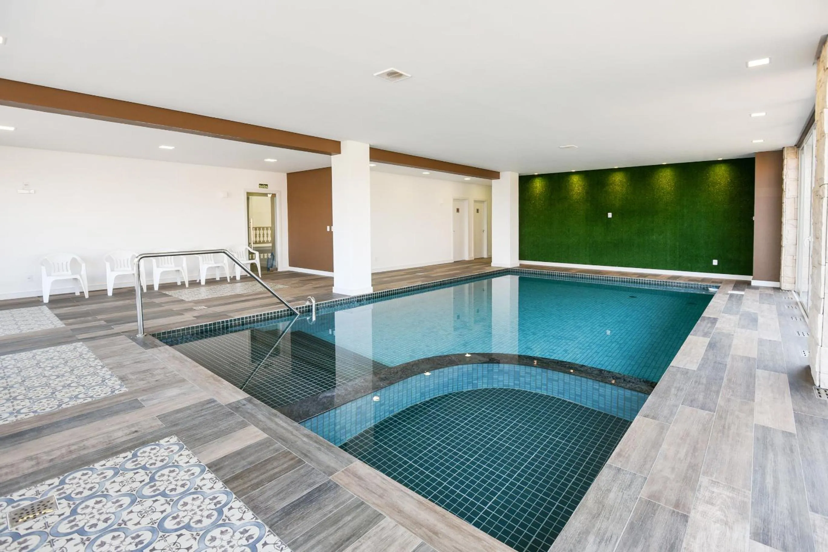 Swimming pool in Hotel Alles Berg