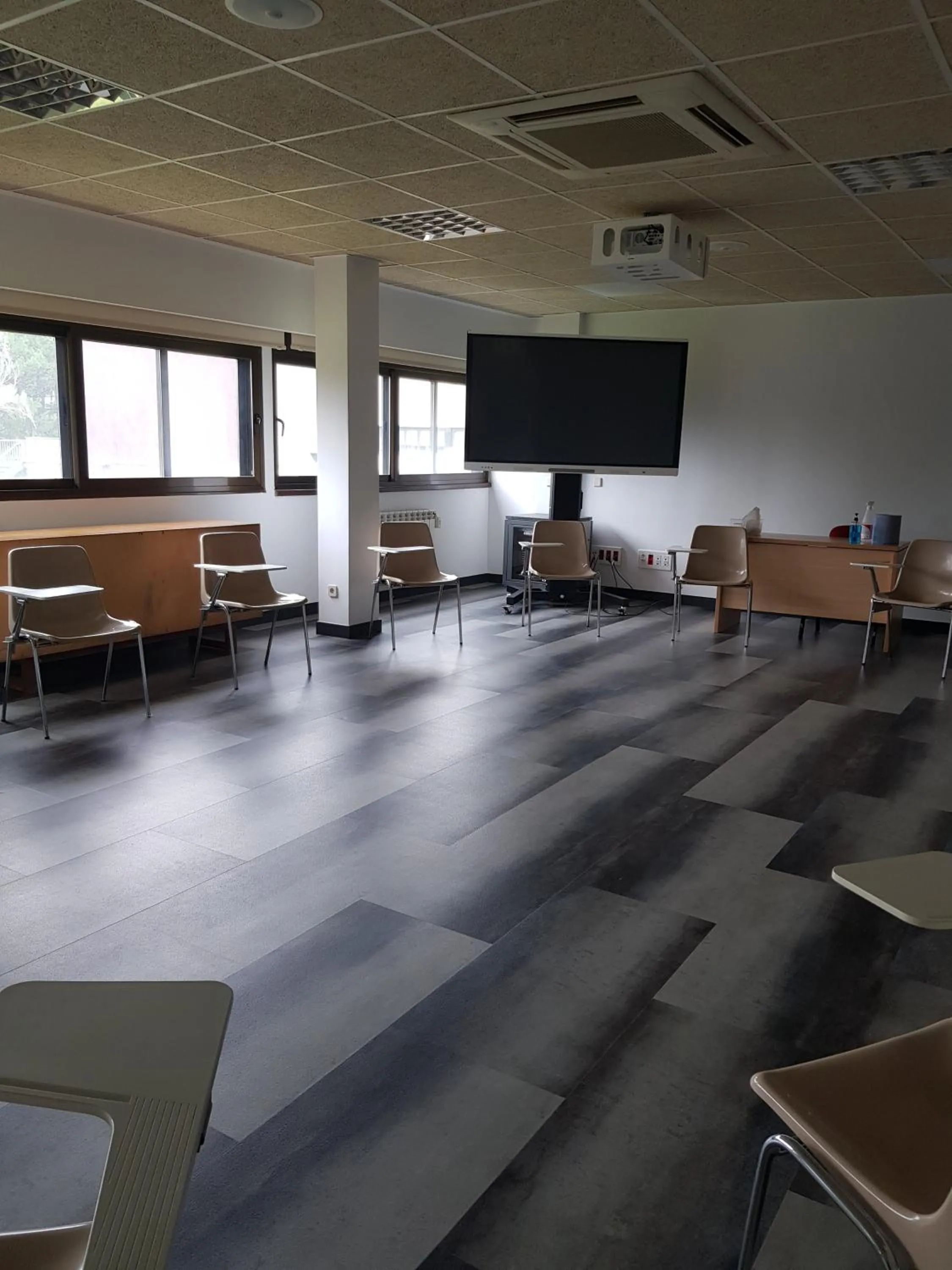 On-site shops in Hotel Escuela Madrid