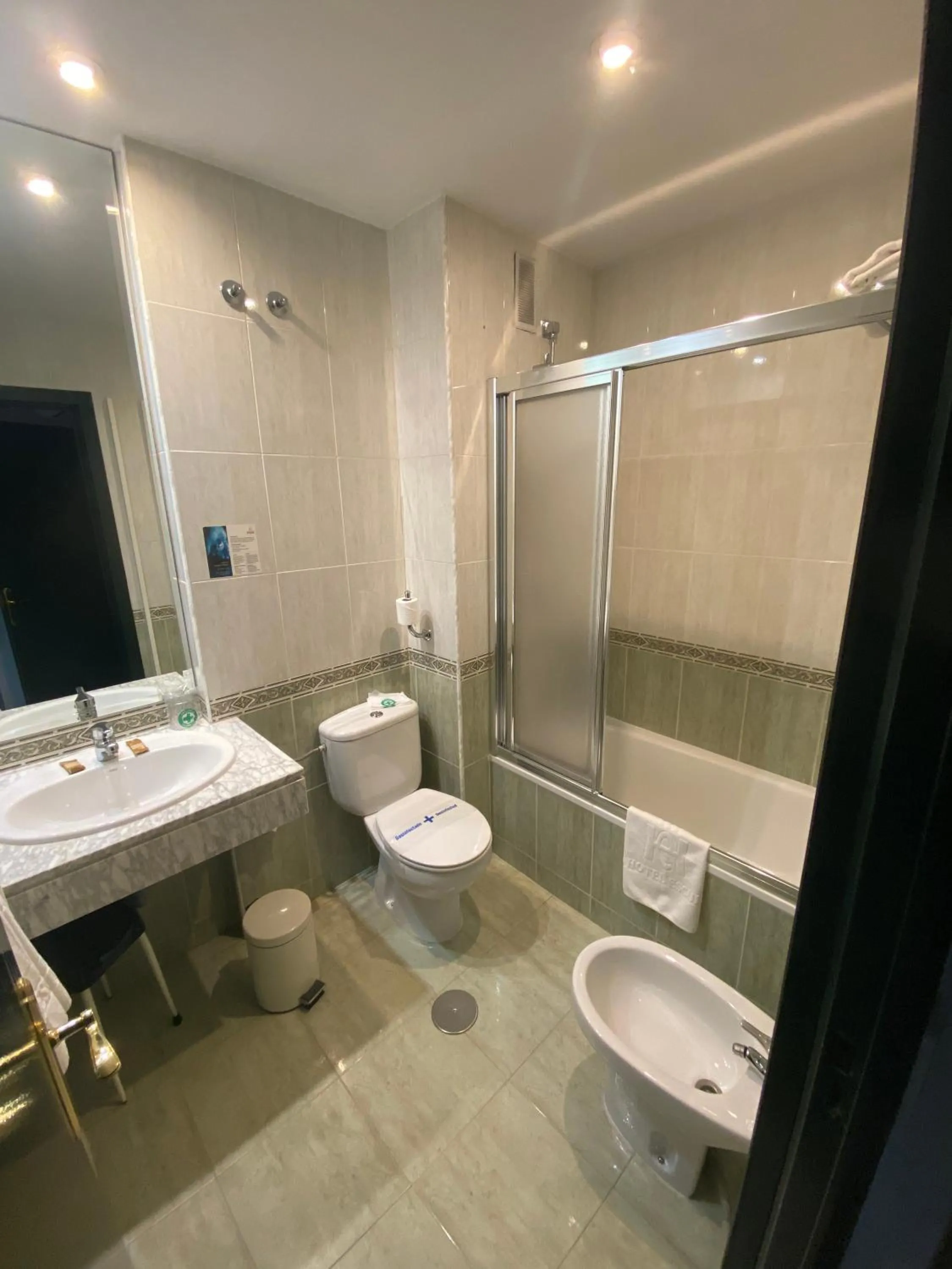 Bathroom in Hotel Escuela Madrid