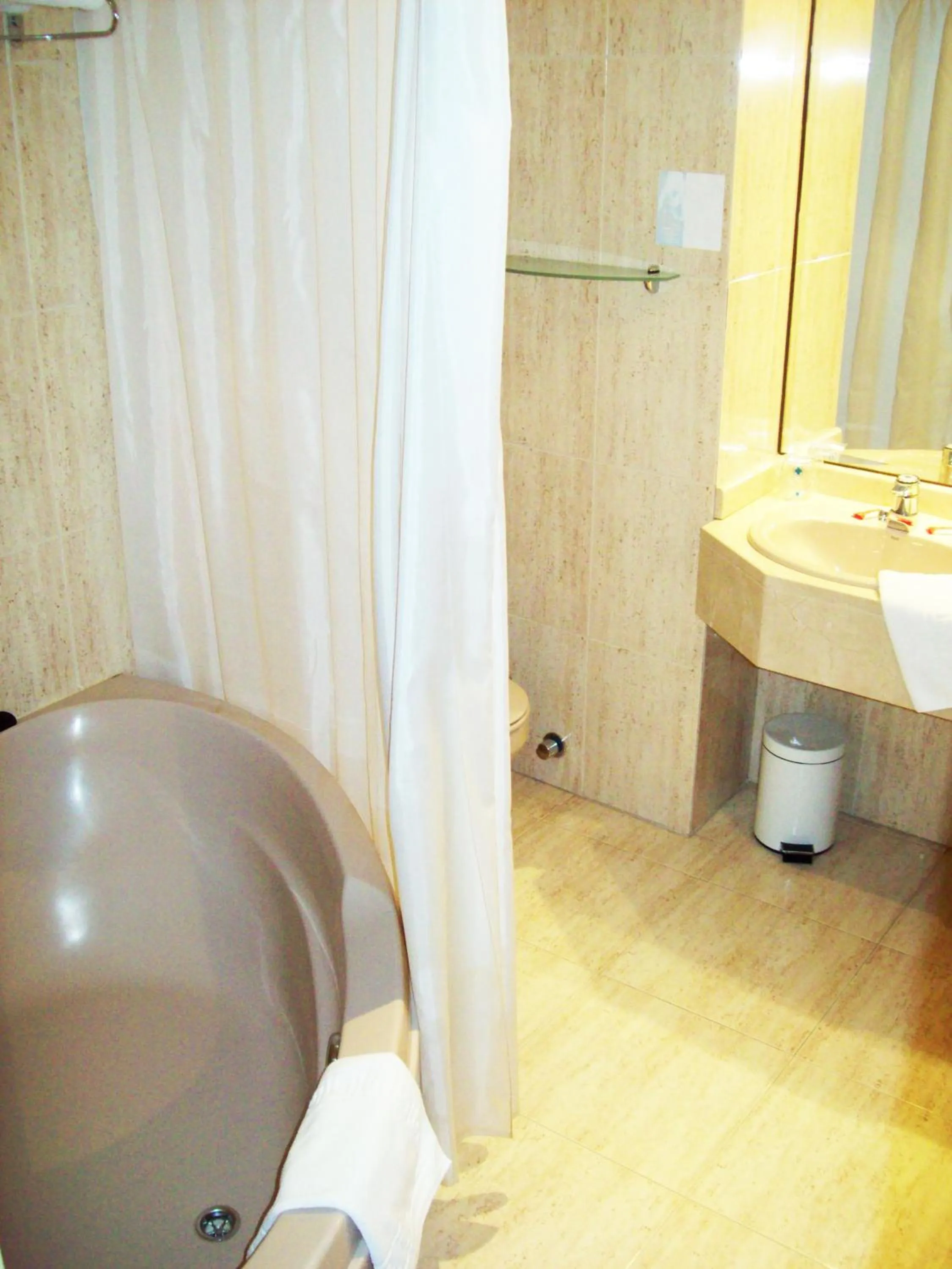 Bathroom in Hotel Escuela Madrid