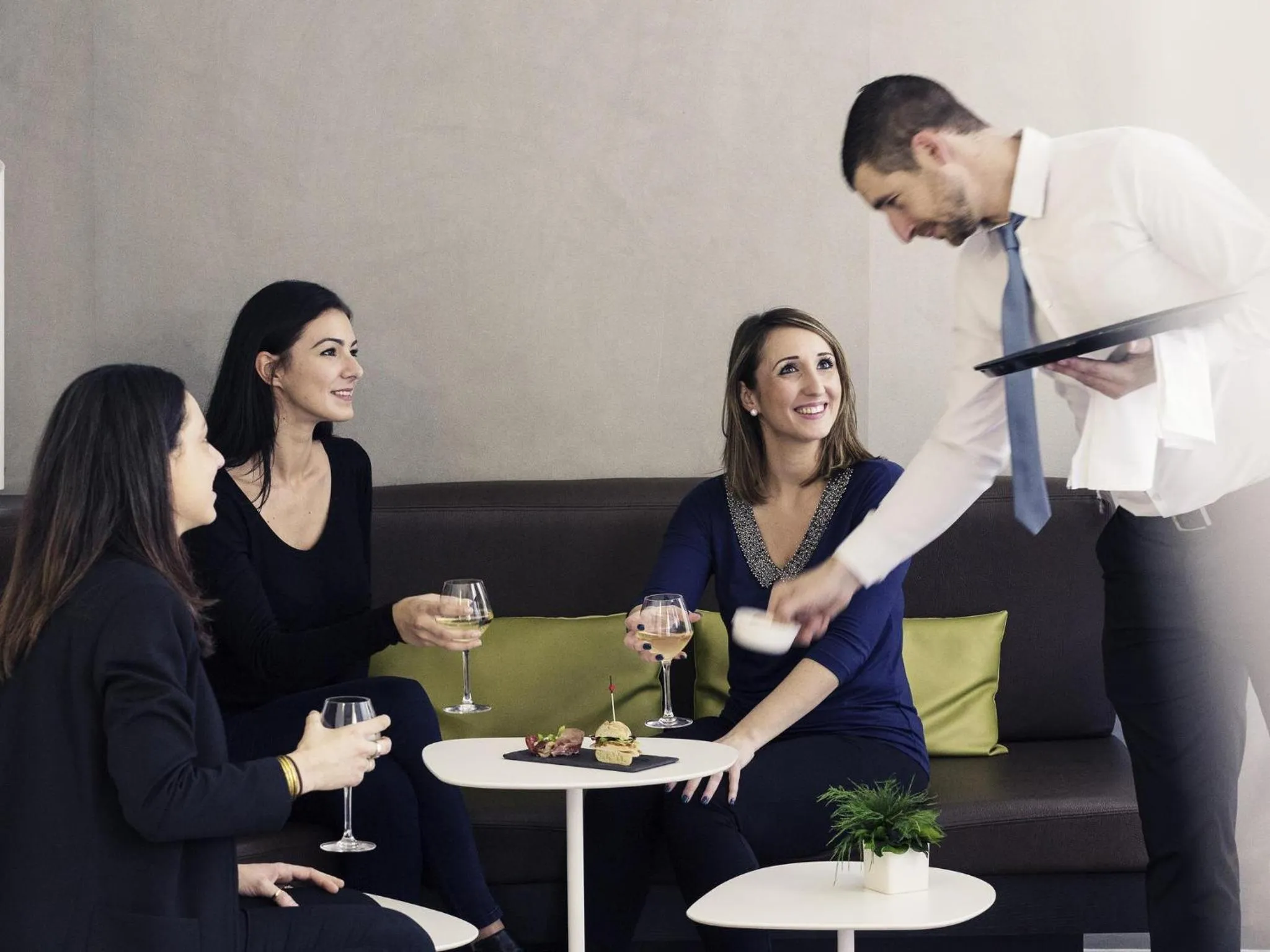 Lounge or bar in Mercure Pont d’Avignon Centre