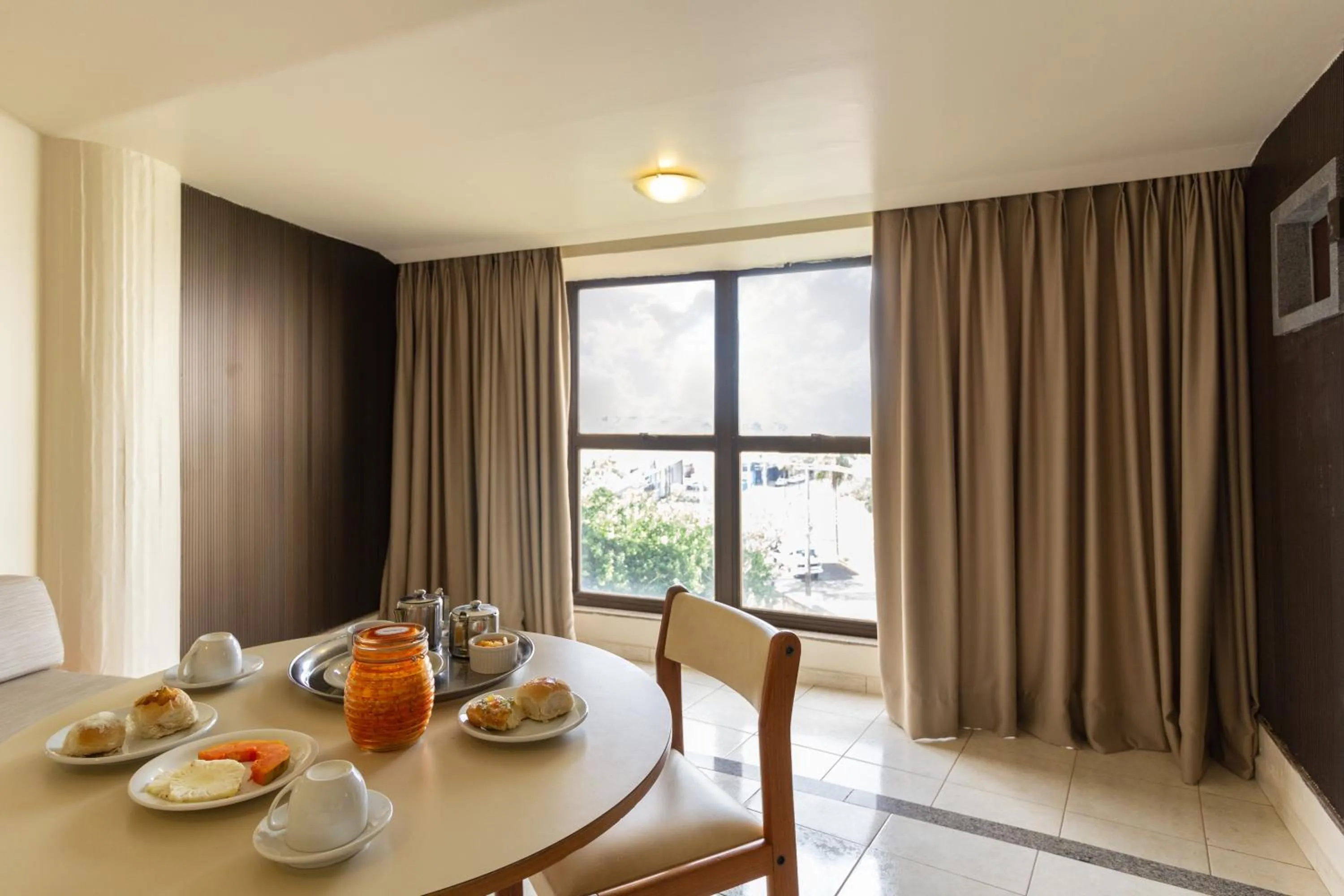 Breakfast in Uberaba Apart Hotel by Easy Hotéis