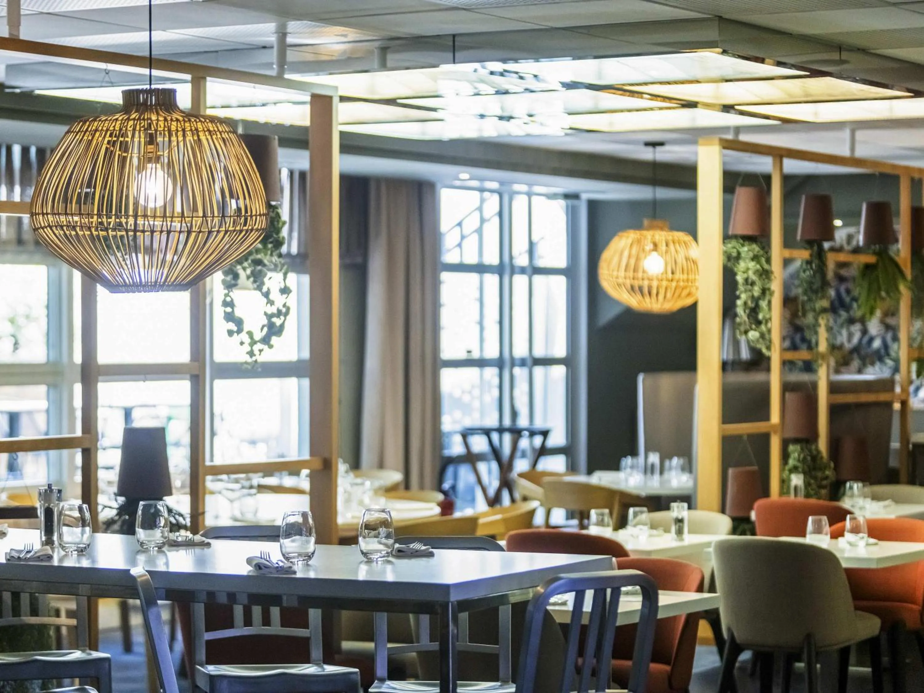 Restaurant/places to eat in Mercure Paris Massy Gare TGV