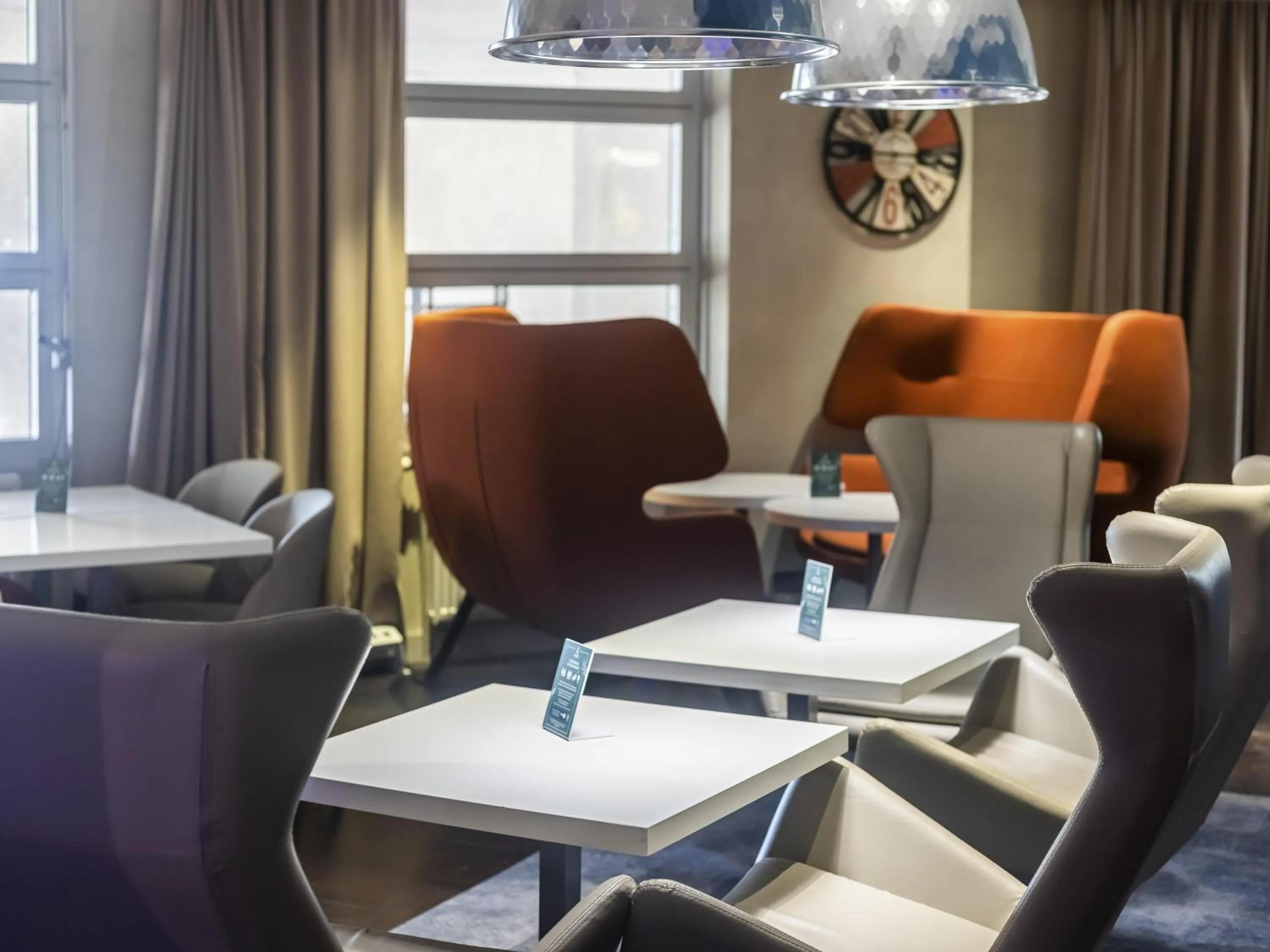 Lounge or bar in Mercure Paris Massy Gare TGV