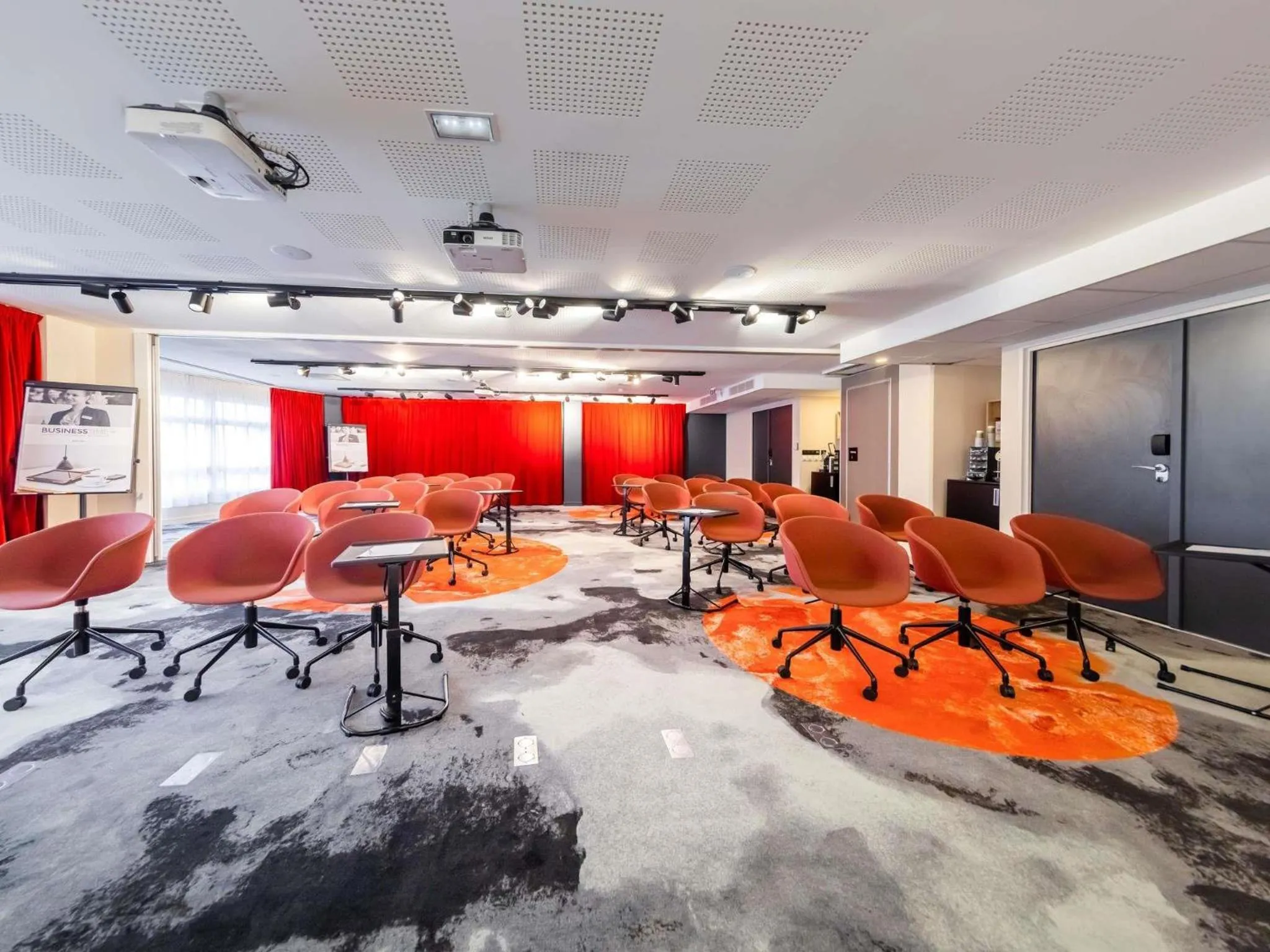 Meeting/conference room in Mercure Paris Massy Gare TGV