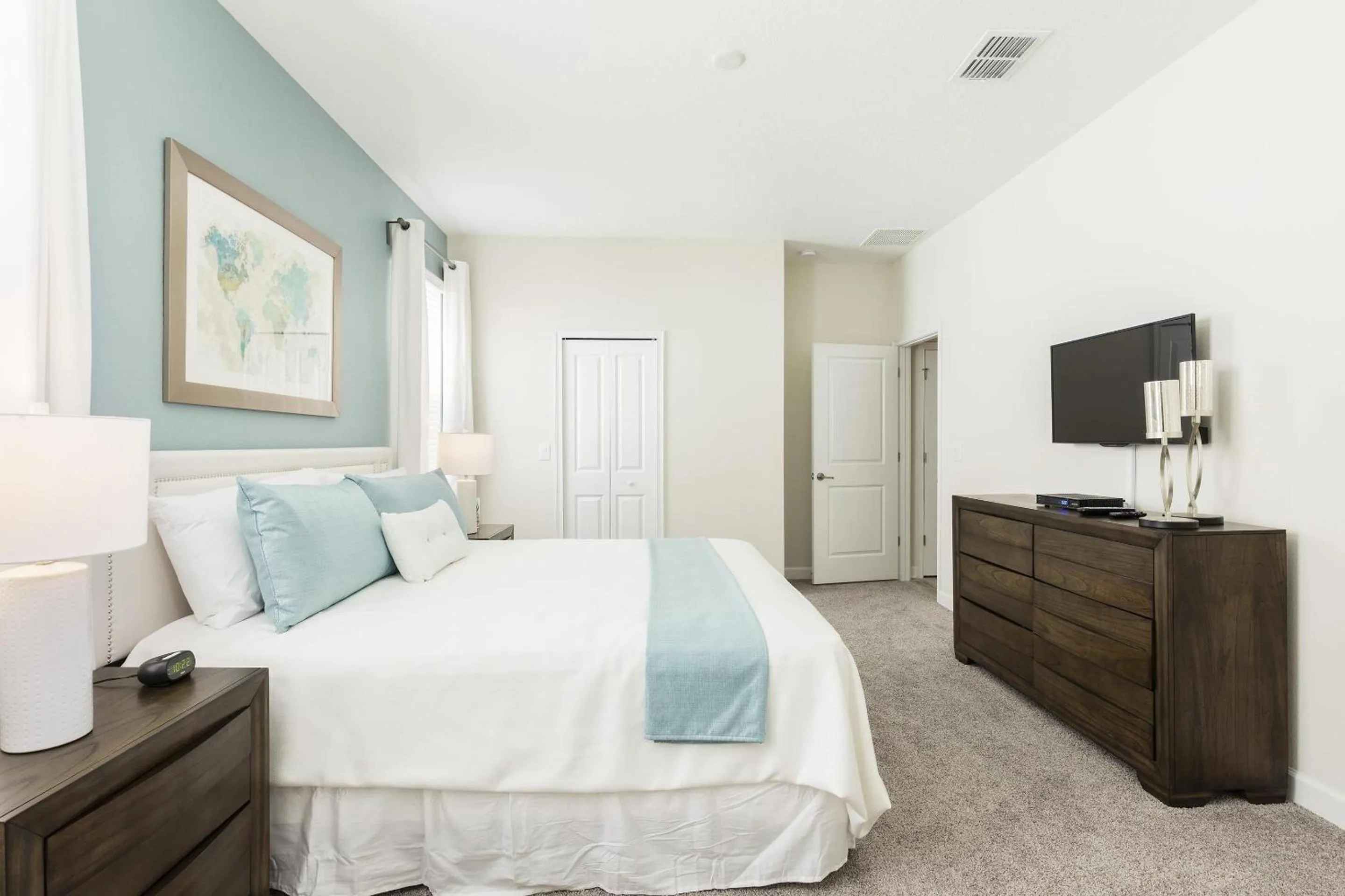 Property building, Bed in Champions Gate Resort, Game Room, Theater, Near Attractions!!