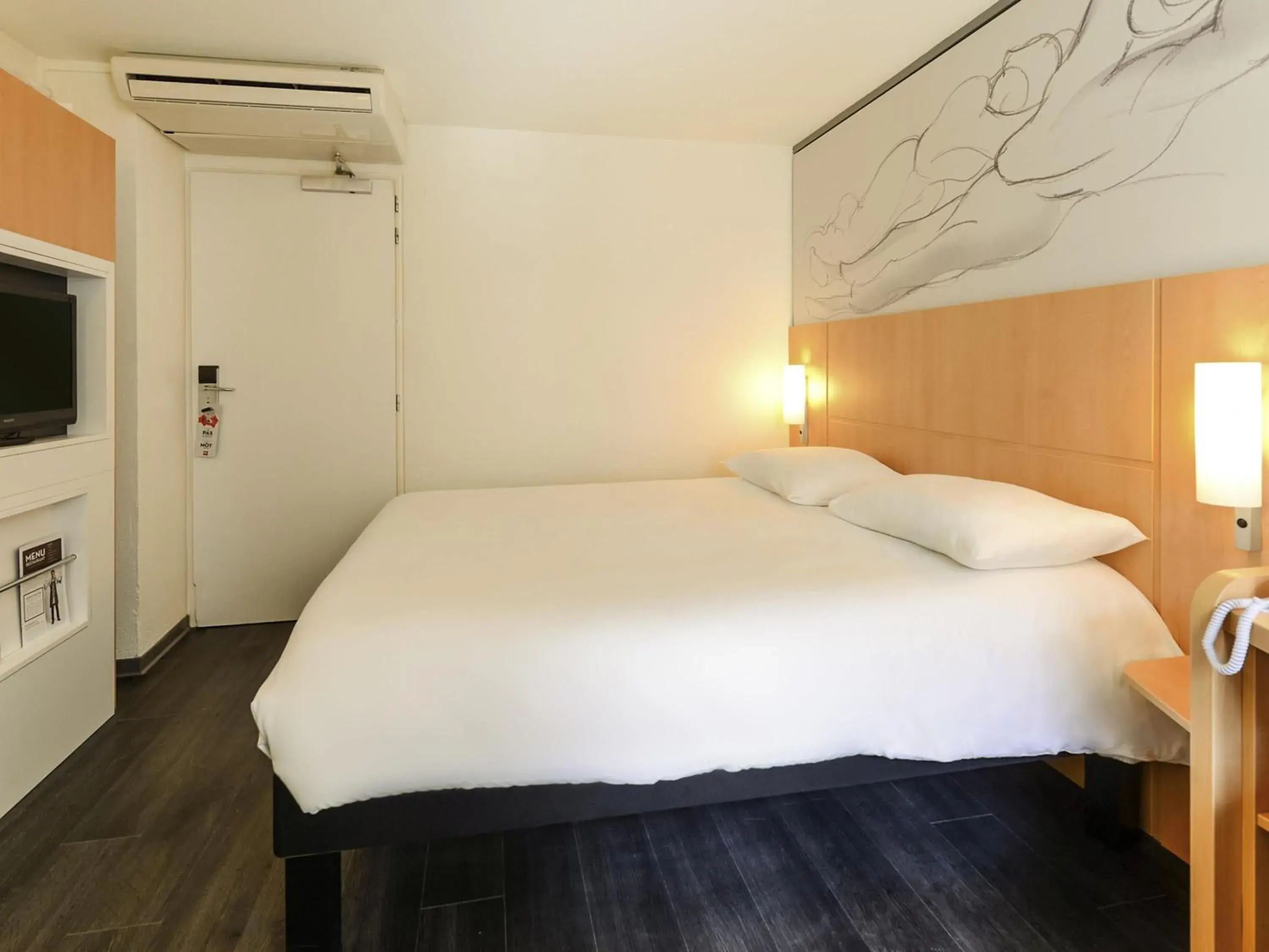 Standard Room with 1 Double Bed in ibis Lyon Part Dieu Les Halles Standard Room with 1 Double Bed in ibis Lyon Part Dieu Les Halles