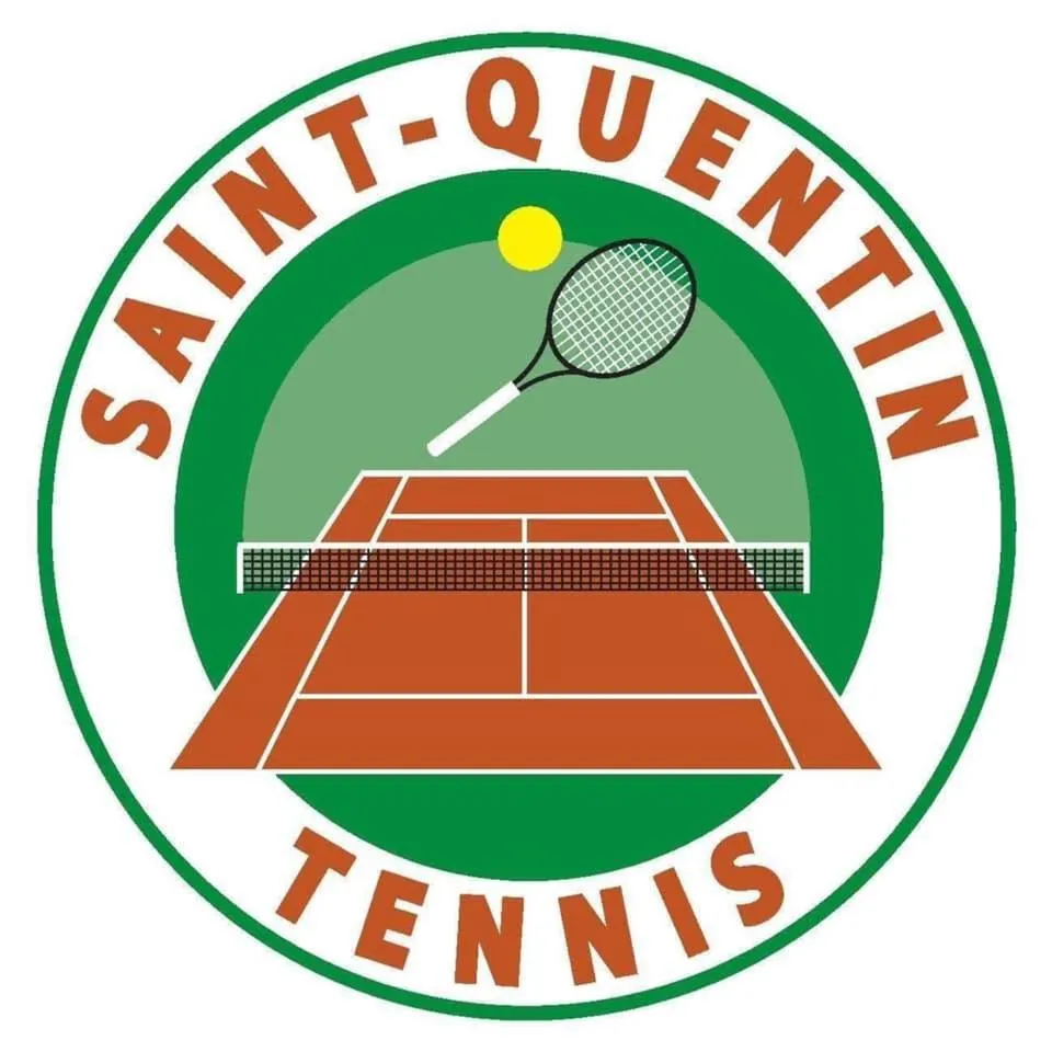 Tennis court in Chambres d'Hôtes La Filature