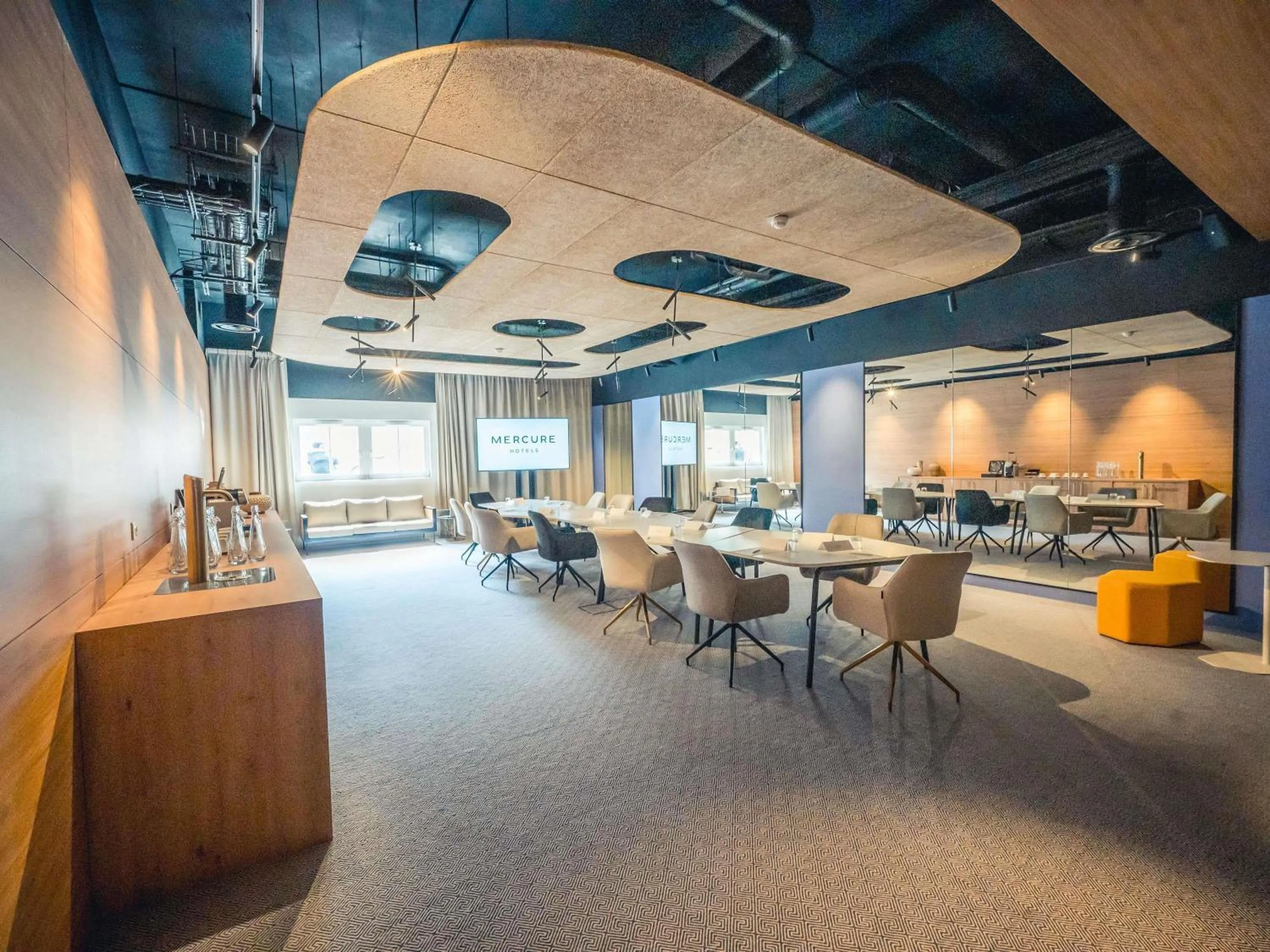 Meeting/conference room in Mercure Troyes Centre