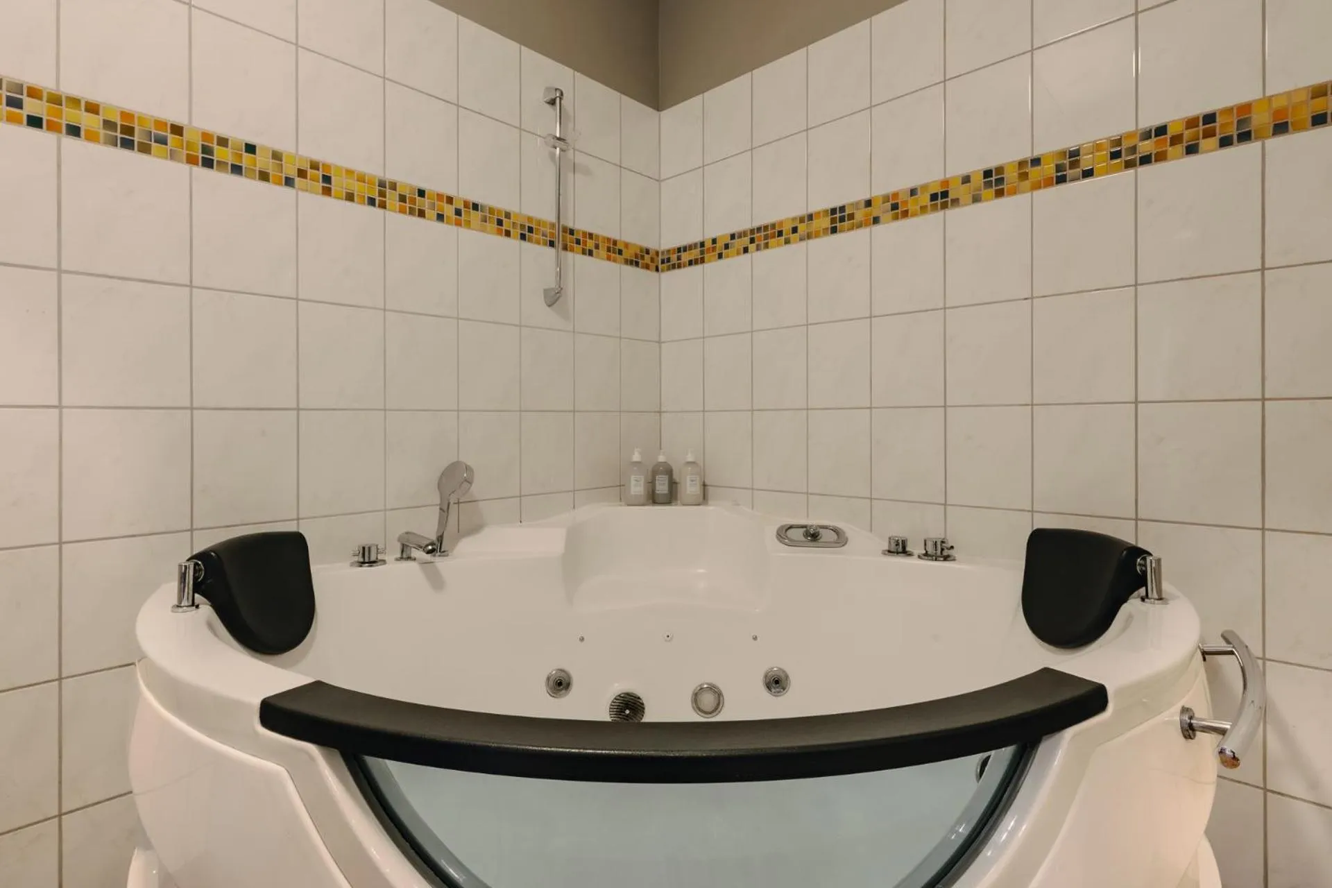 Bath in Hotel Kriunes