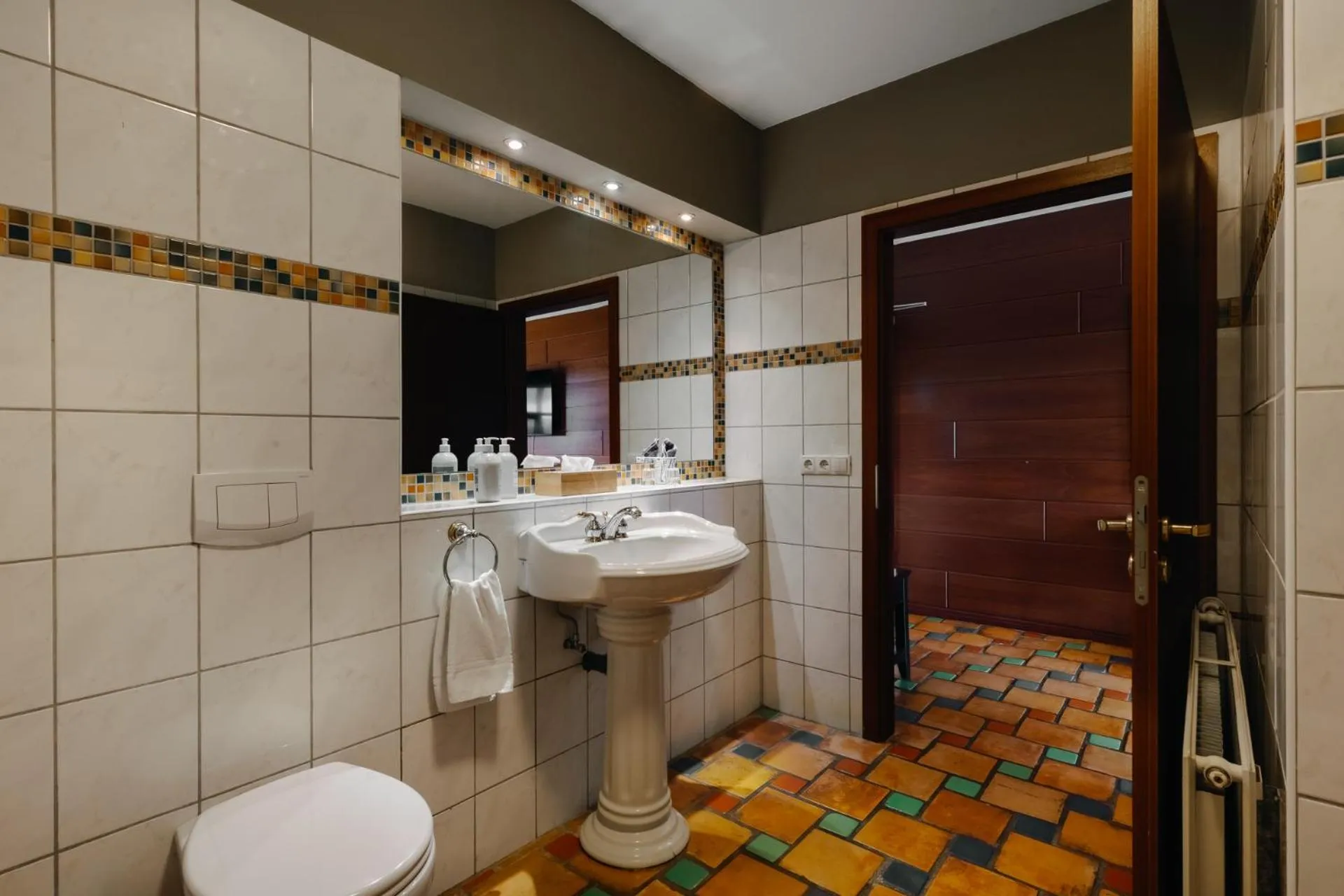 Bathroom in Hotel Kriunes