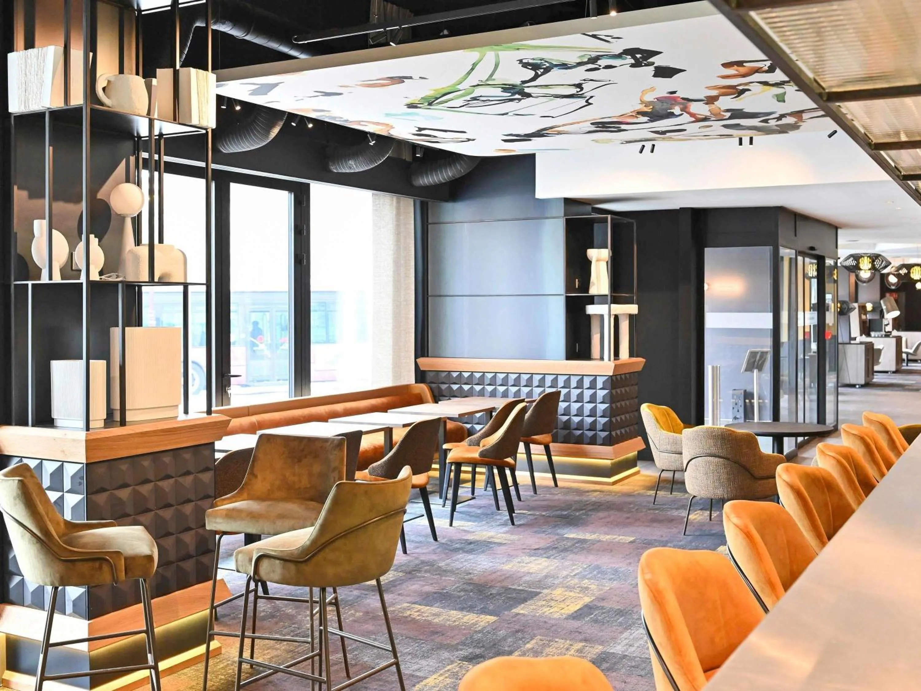 Lounge or bar in Mercure Metz Centre