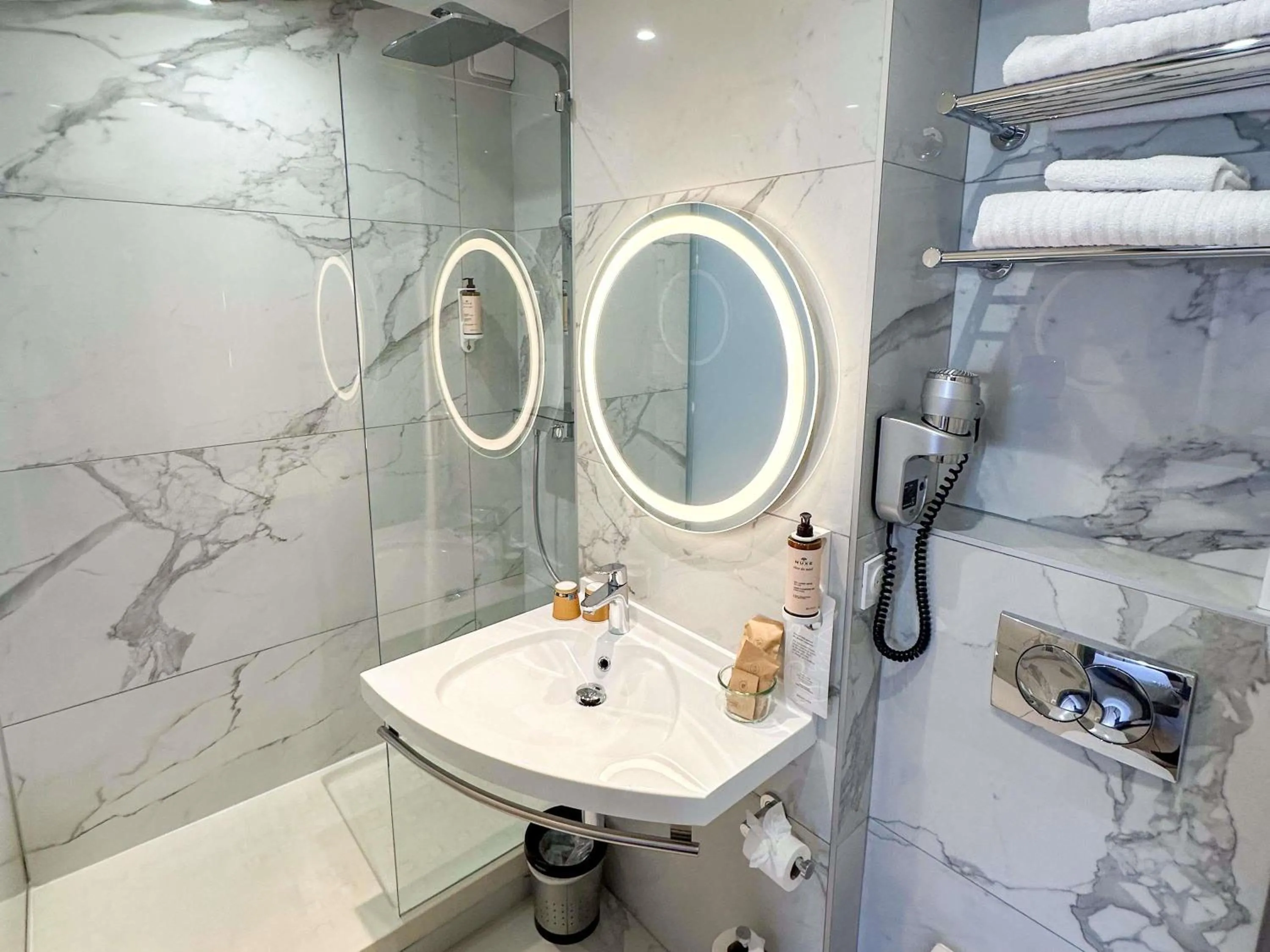 Bedroom in Mercure Ajaccio