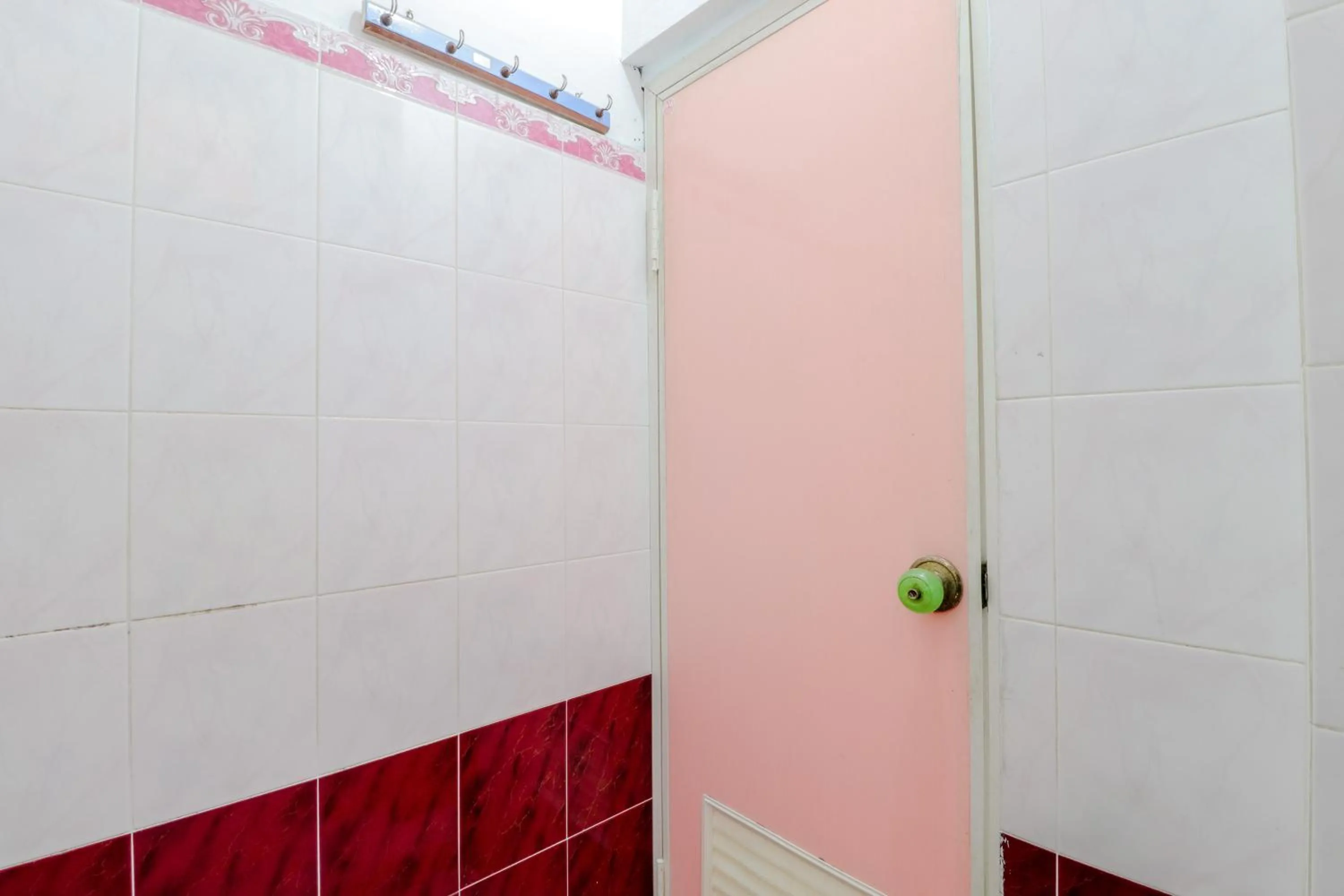 Bathroom in Adinda Beach Hotel and Villa
