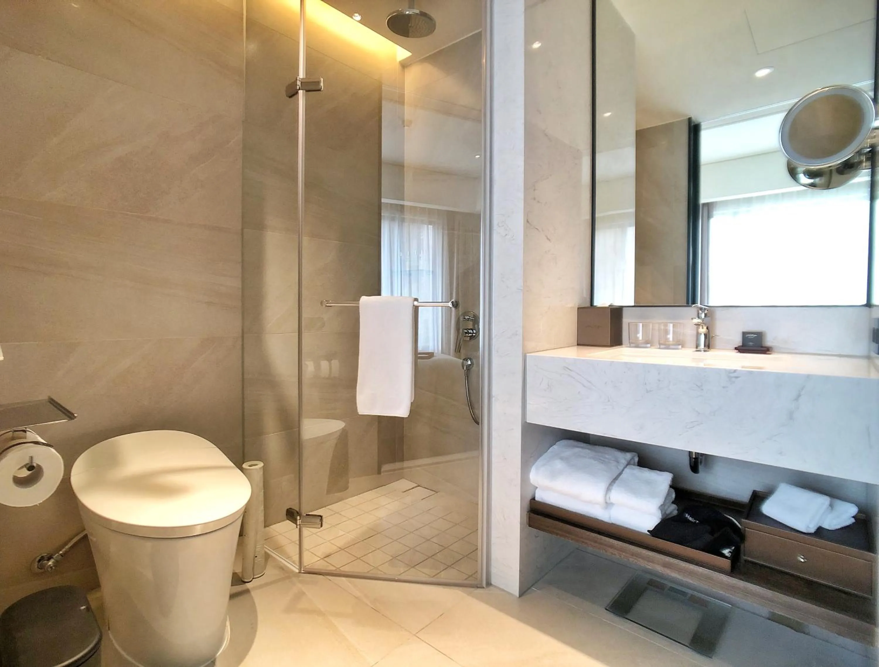 Shower in Hotel Mvsa+Michelin 2 Starred Molino de Urdàniz