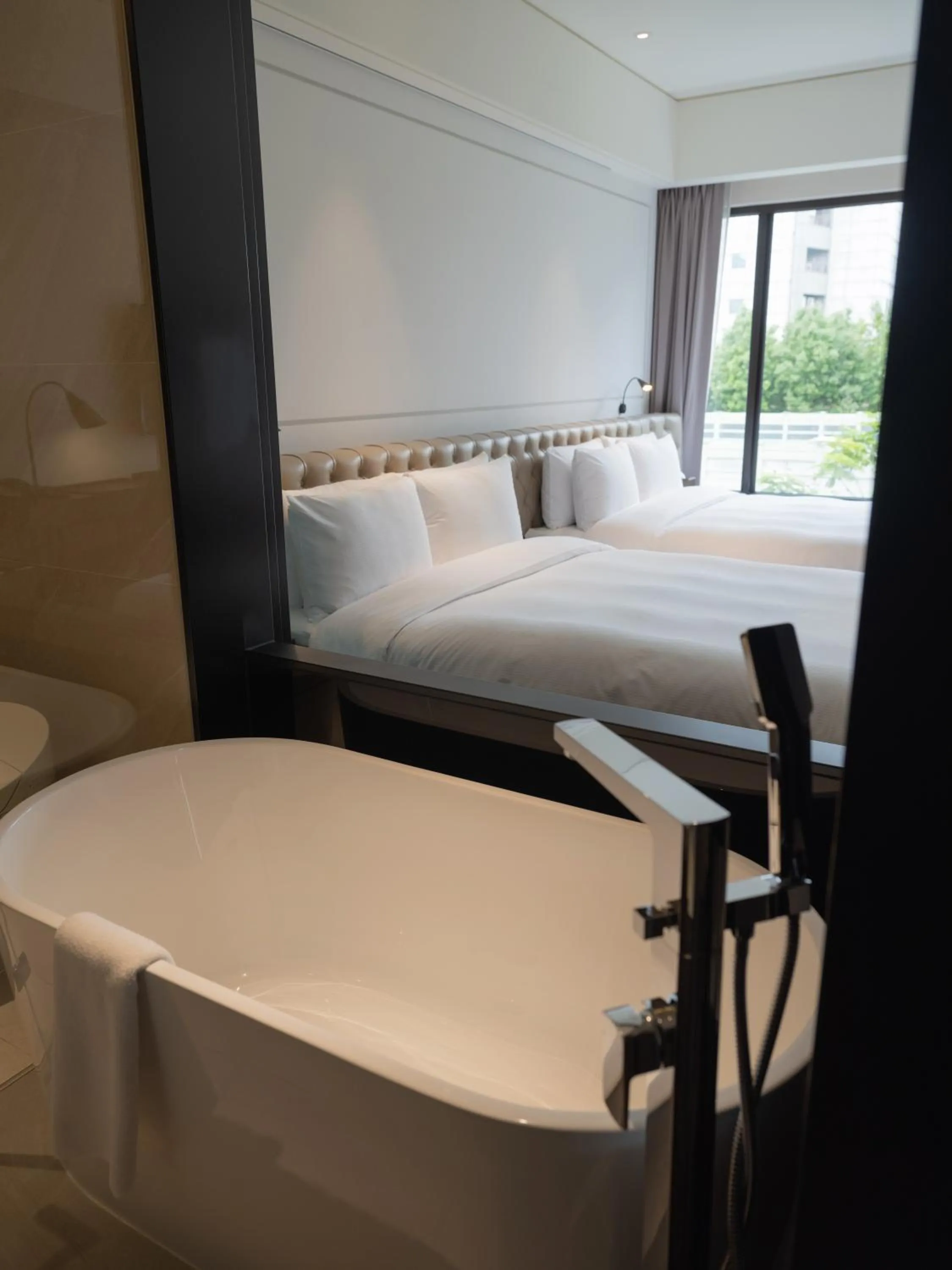 Bathroom, Bed in Hotel Mvsa+Michelin 2 Starred Molino de Urdàniz