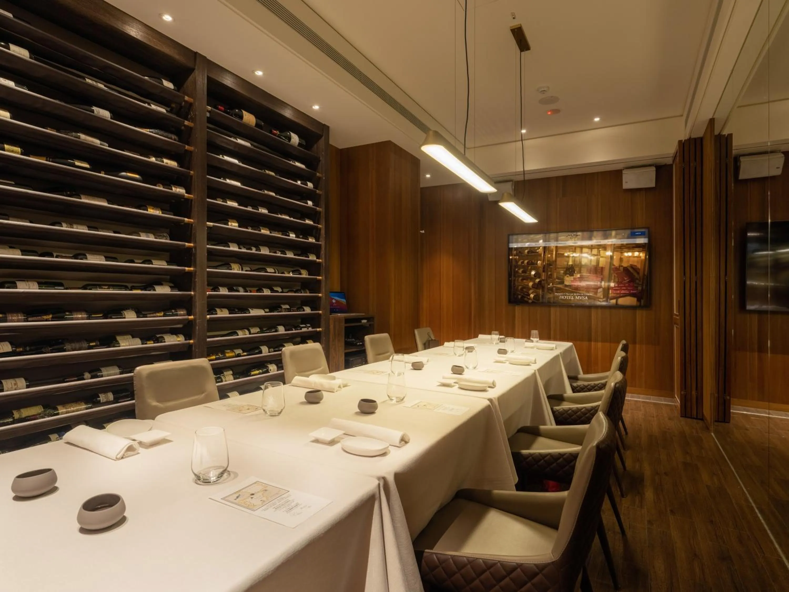 Restaurant/places to eat in Hotel Mvsa+Michelin 2 Starred Molino de Urdàniz