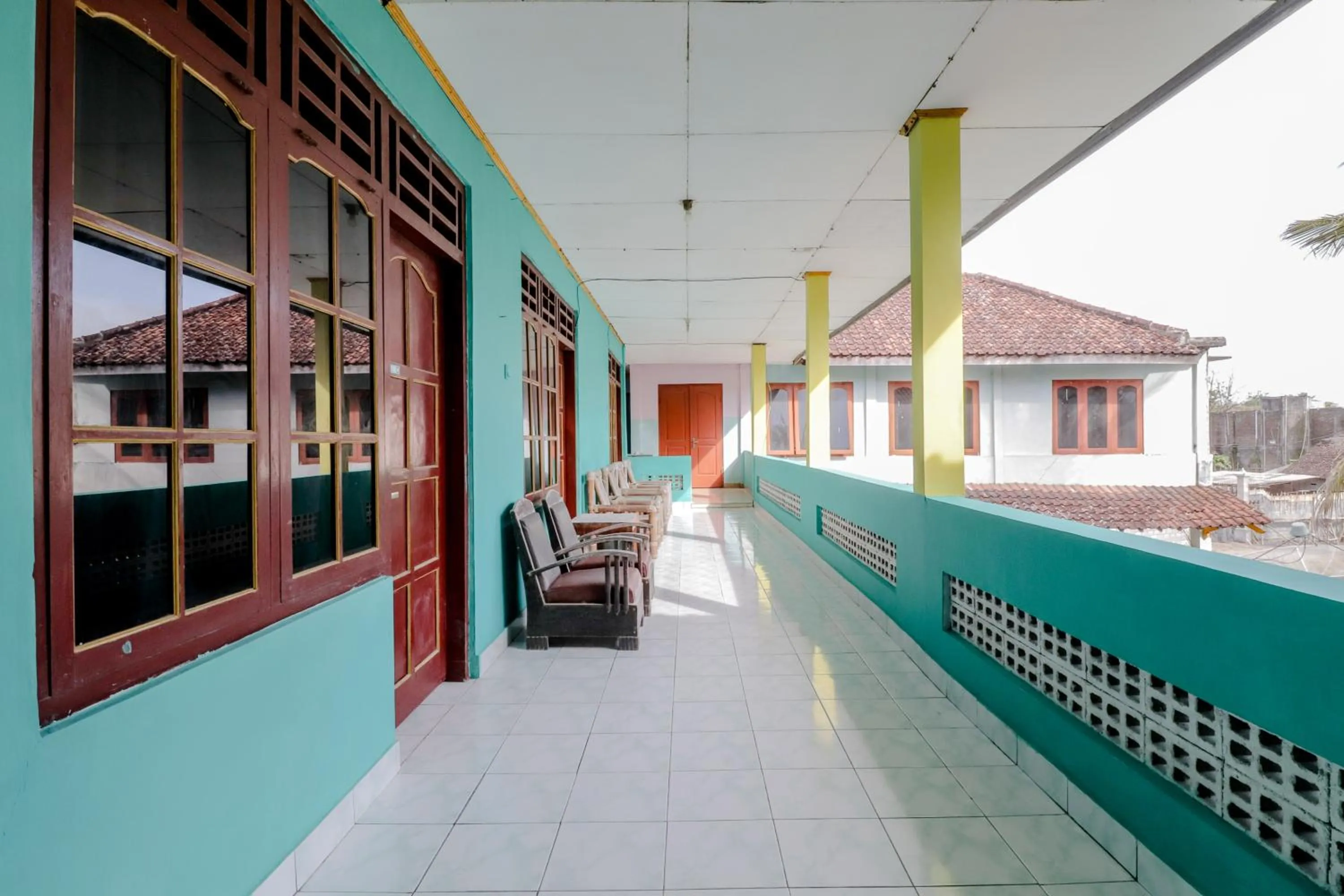Balcony/Terrace in Losmen Parikesit