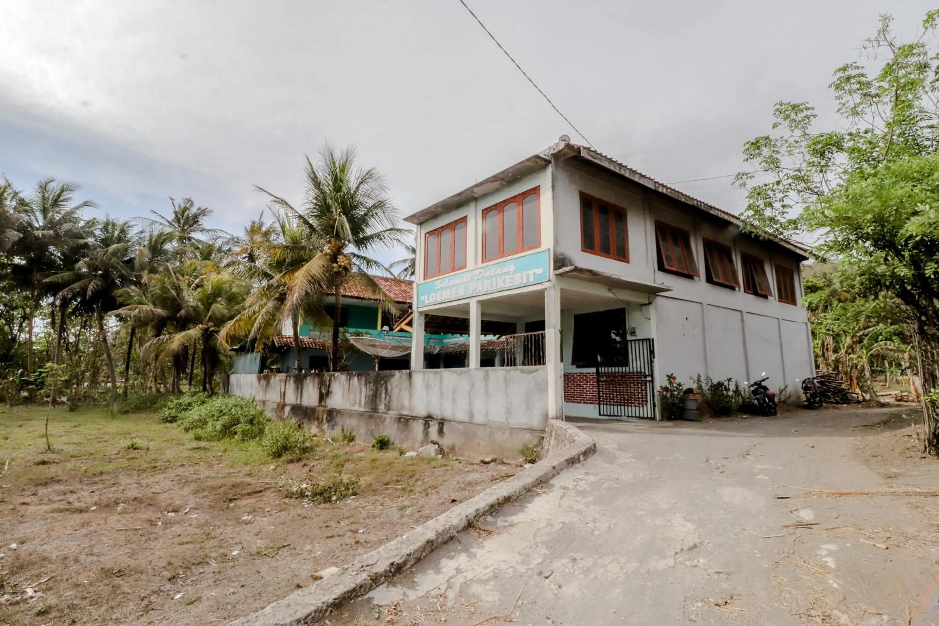 Property building in Losmen Parikesit