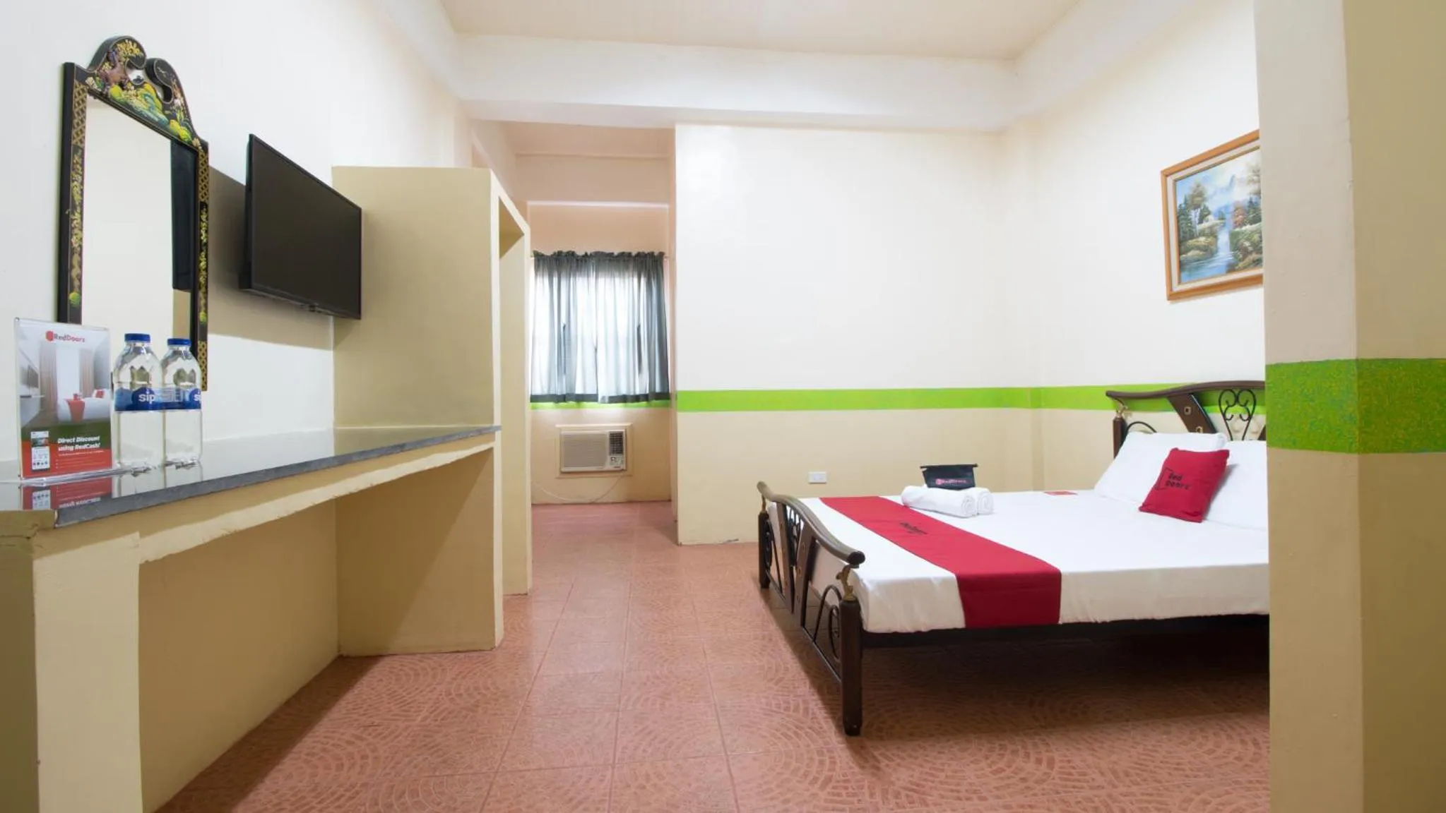 Bed in RedDoorz at Praferosa Resort Hotel Calamba