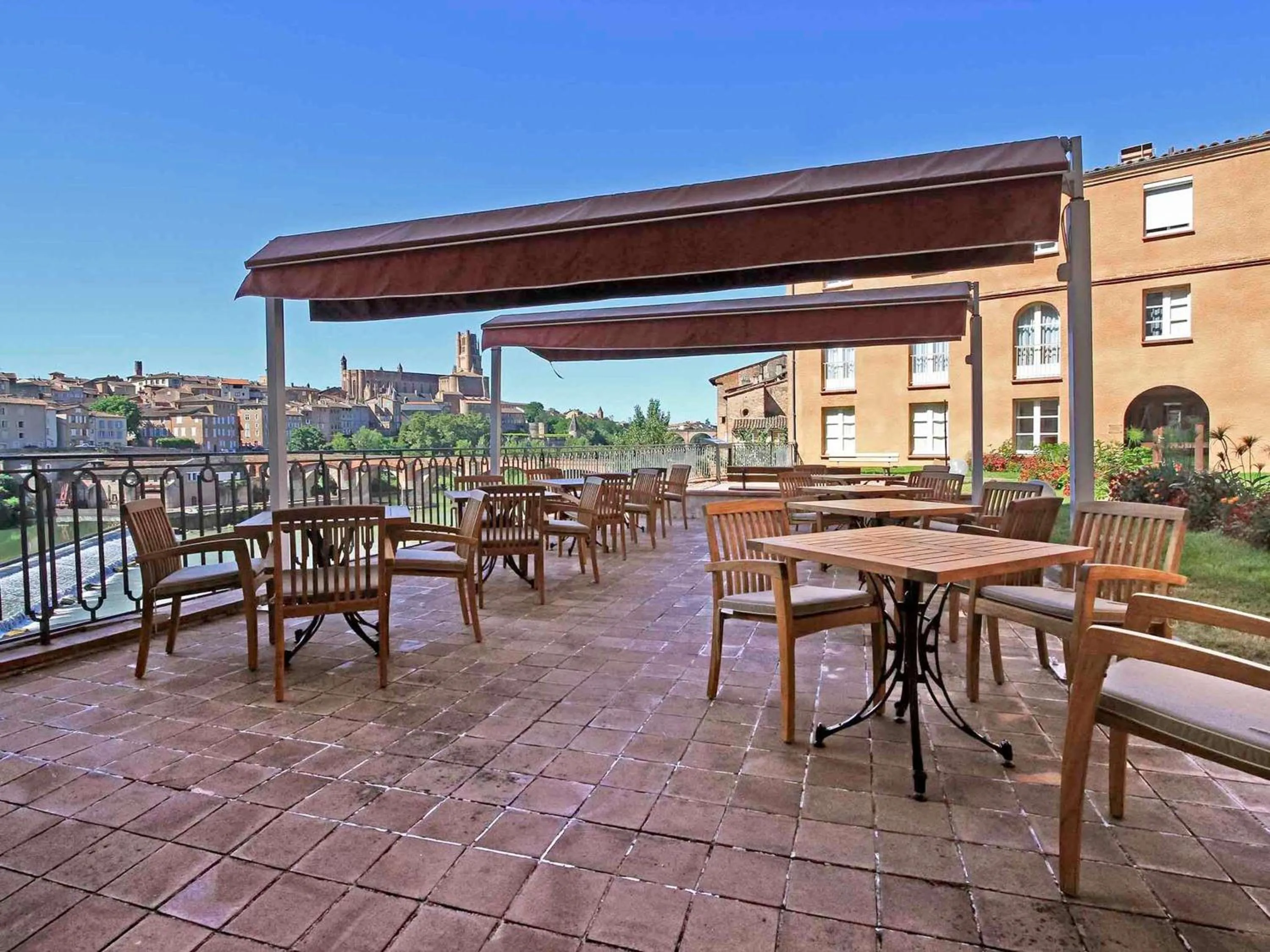 Restaurant/places to eat in Mercure Albi Rives du Tarn