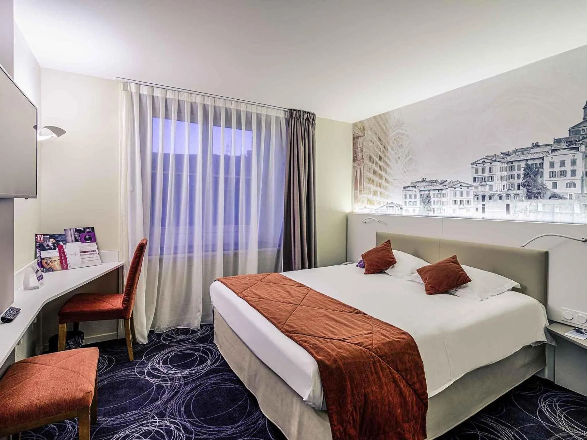 Bedroom, Bed in Mercure Albi Rives du Tarn