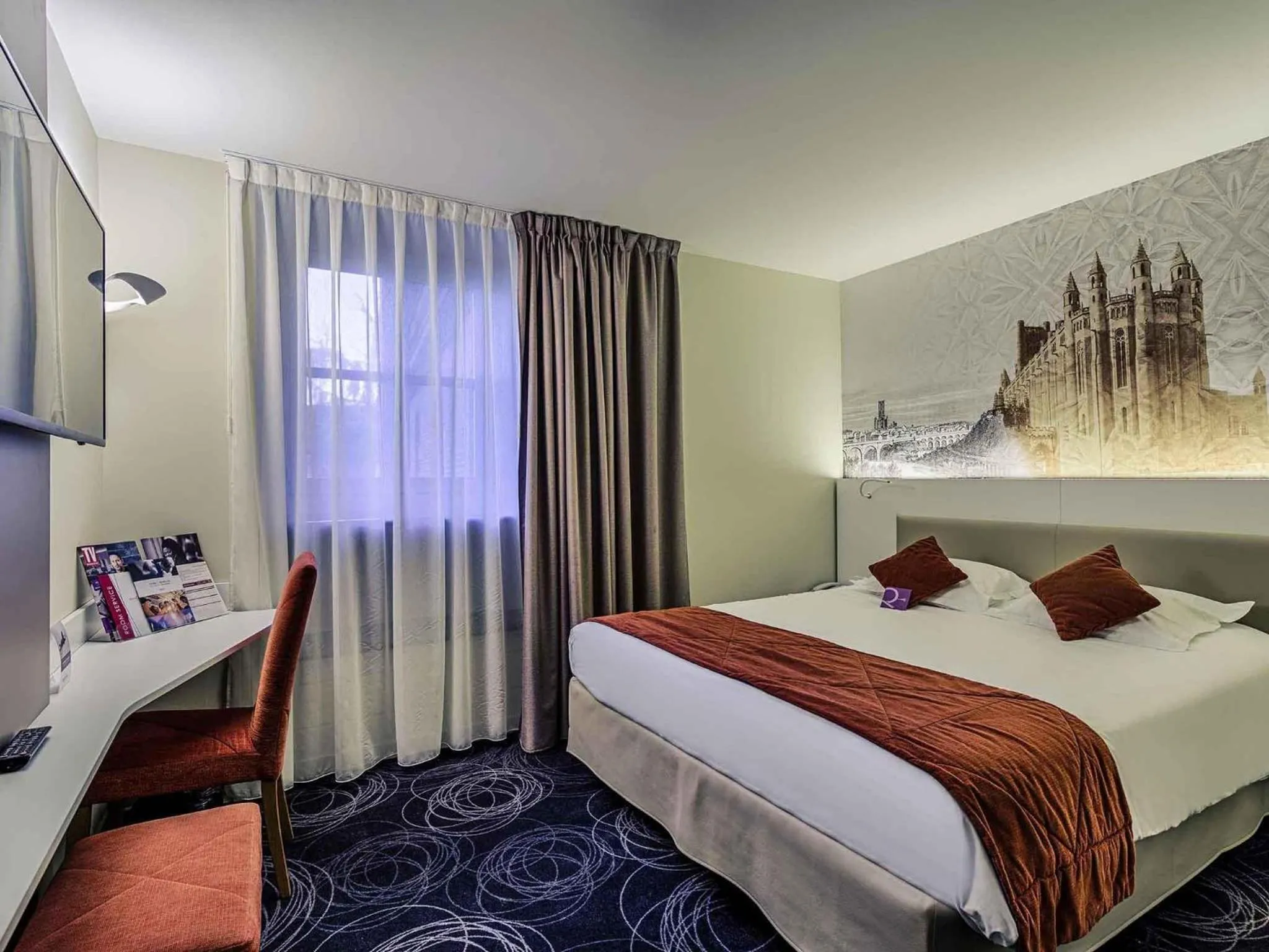 Bedroom, Bed in Mercure Albi Rives du Tarn