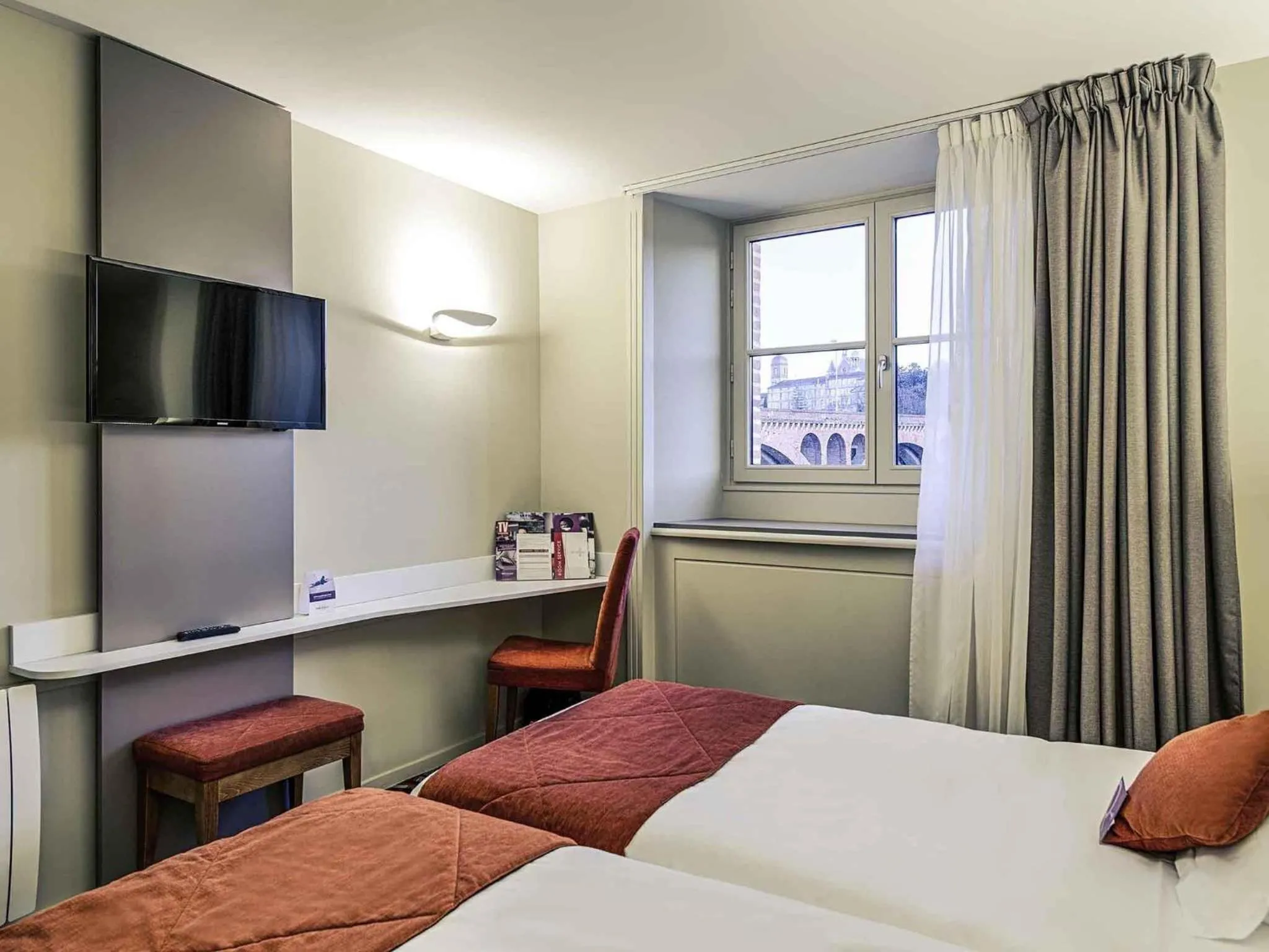 Bedroom, Bed in Mercure Albi Rives du Tarn