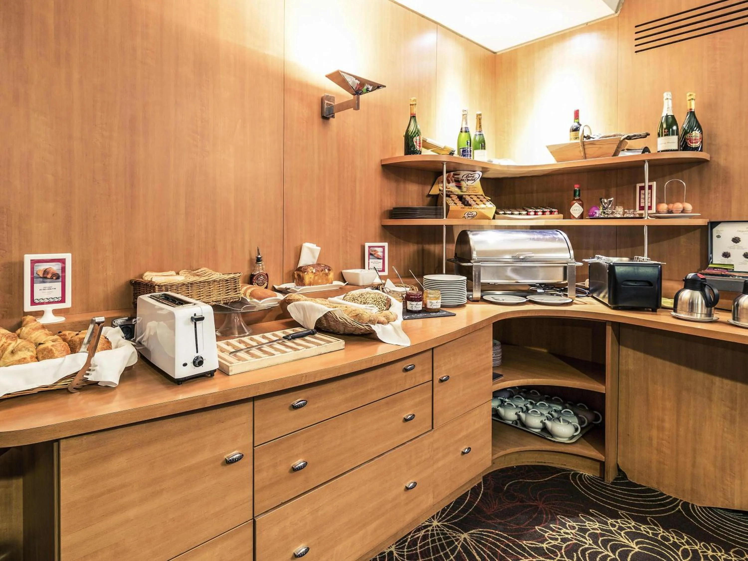 Breakfast in Mercure Albi Rives du Tarn