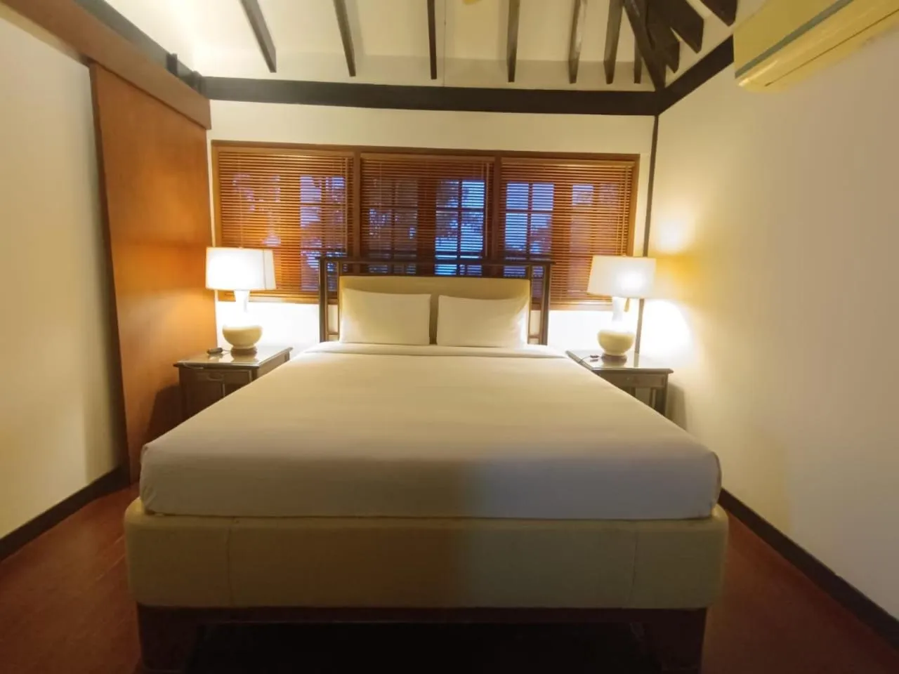 Bedroom, Bed in Nongsa Village