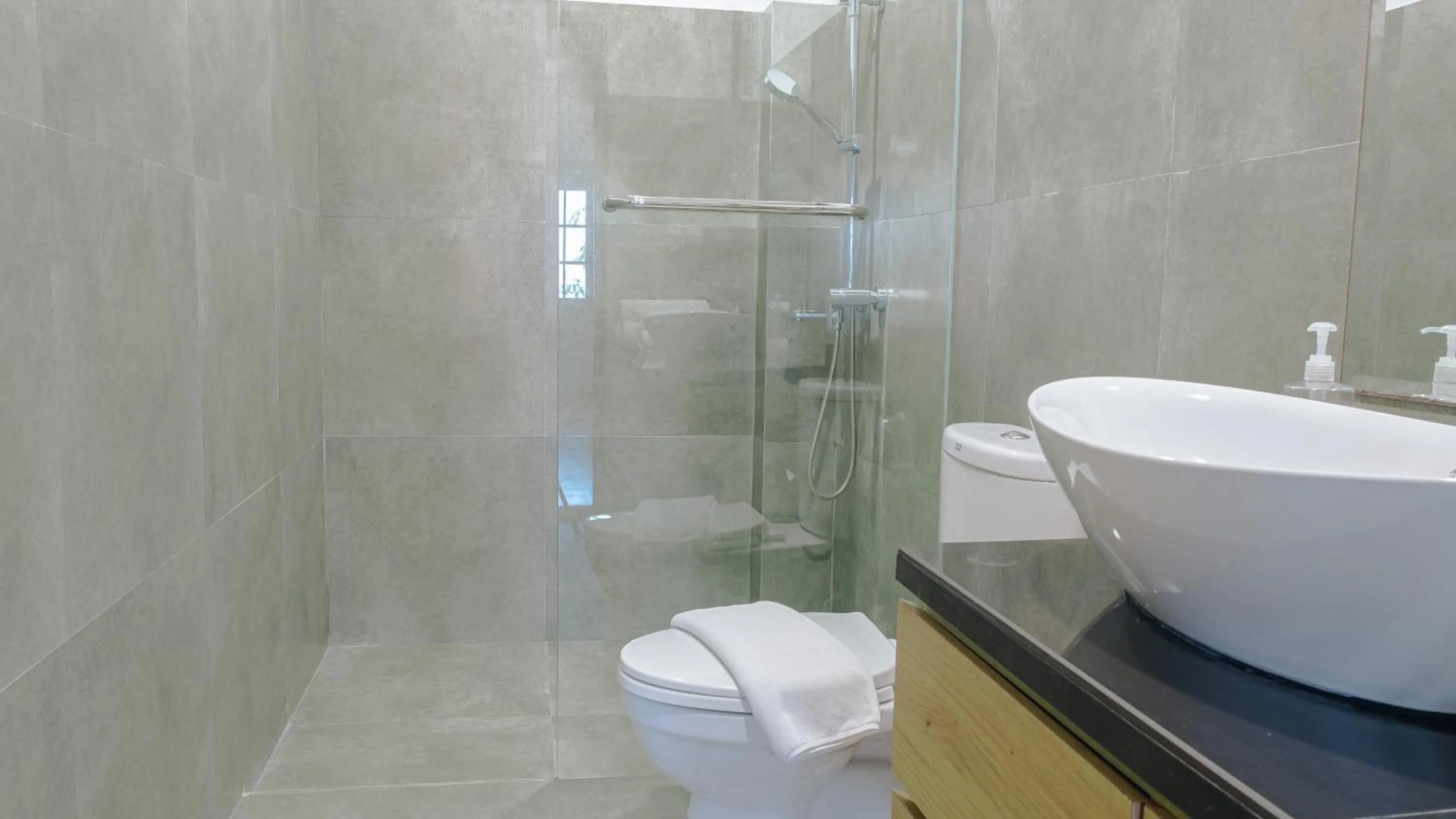 Toilet in Nongsa Village