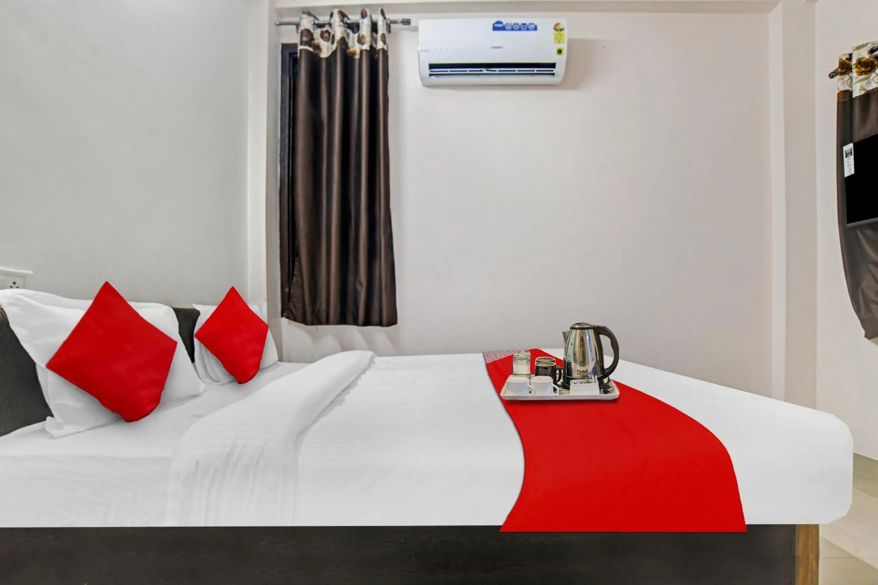 Bedroom, Bed in Hotel O SILVER PEACE