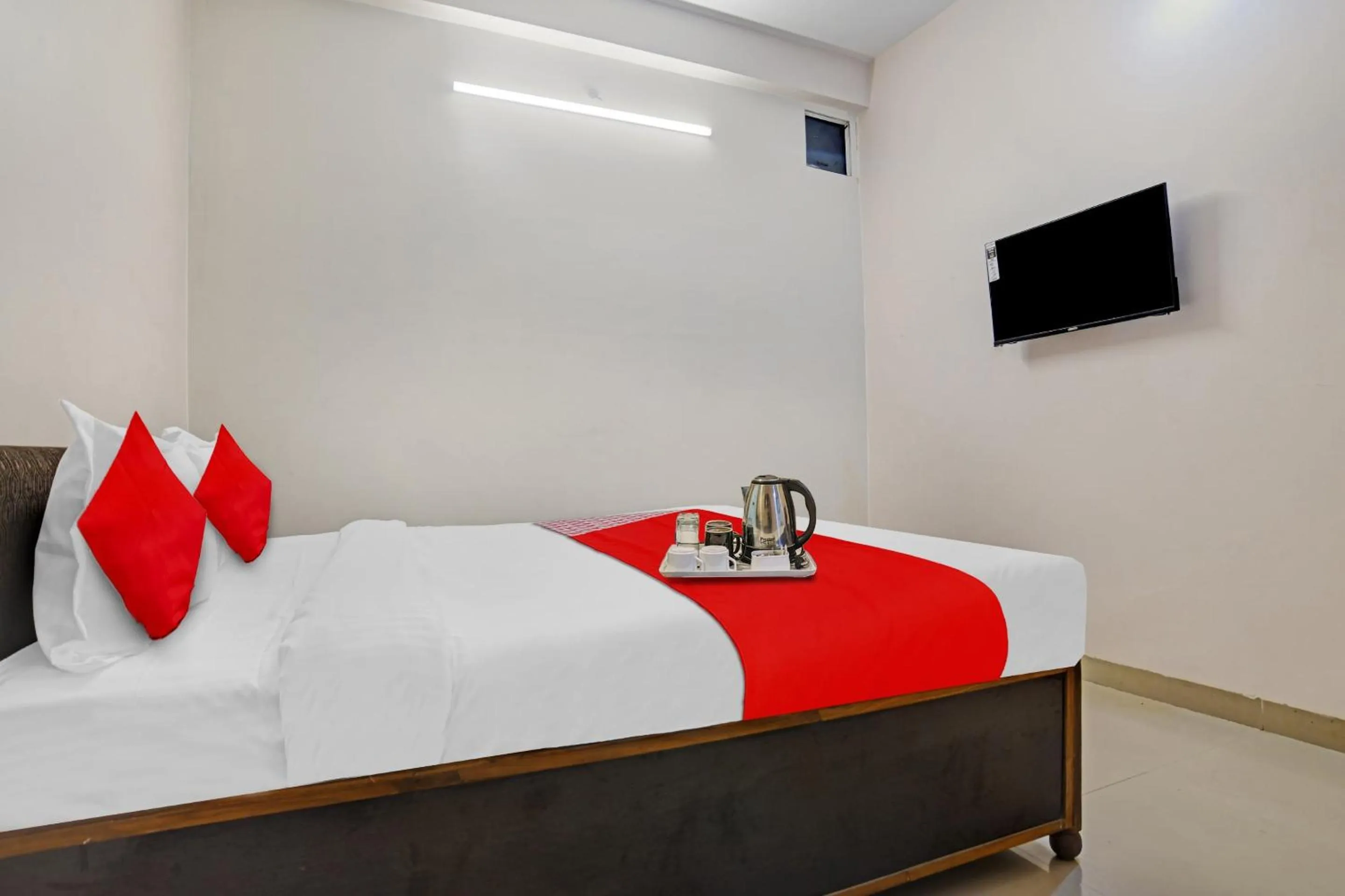 Bedroom, Bed in Hotel O SILVER PEACE