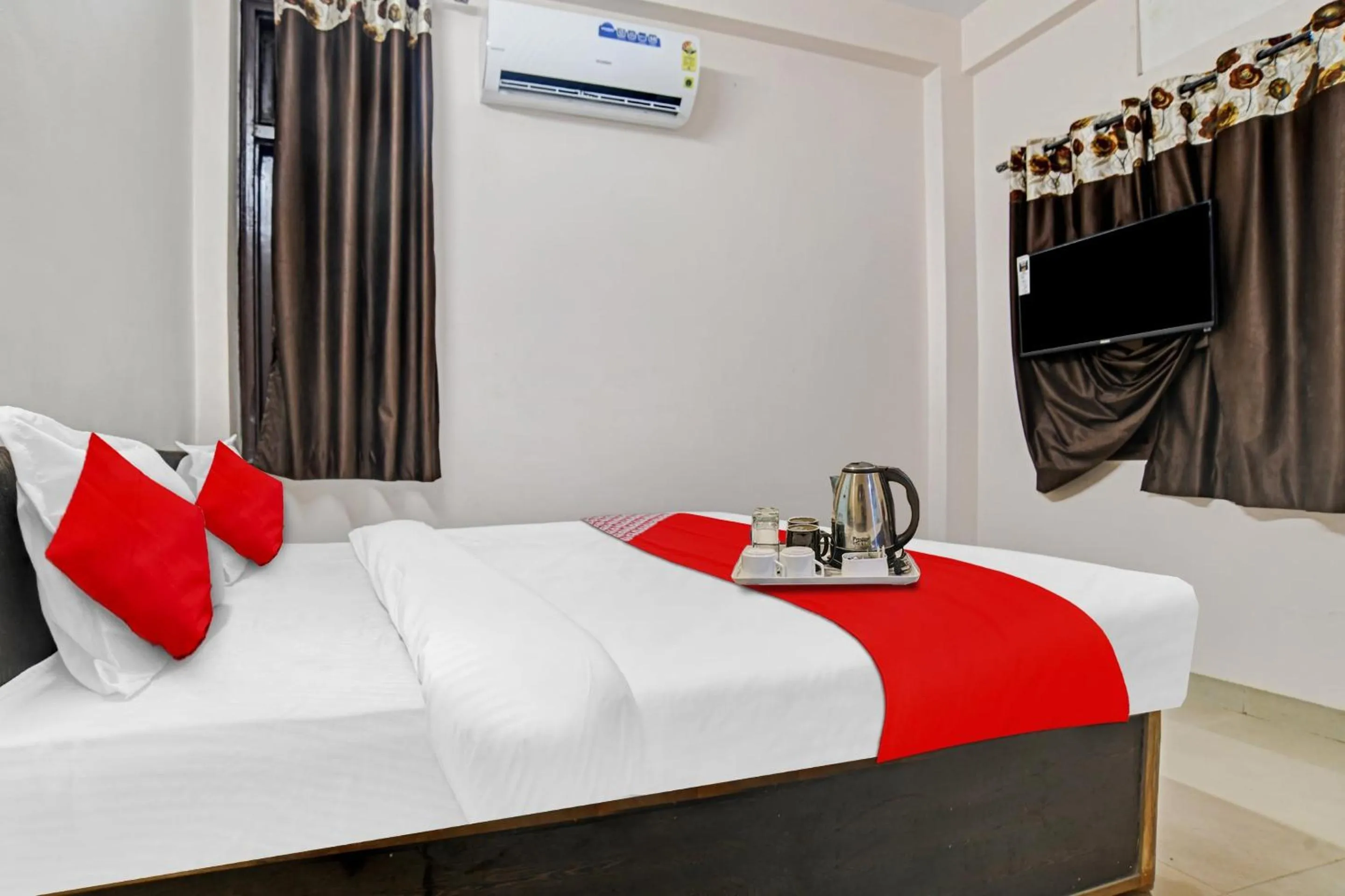 Bedroom, Bed in Hotel O SILVER PEACE