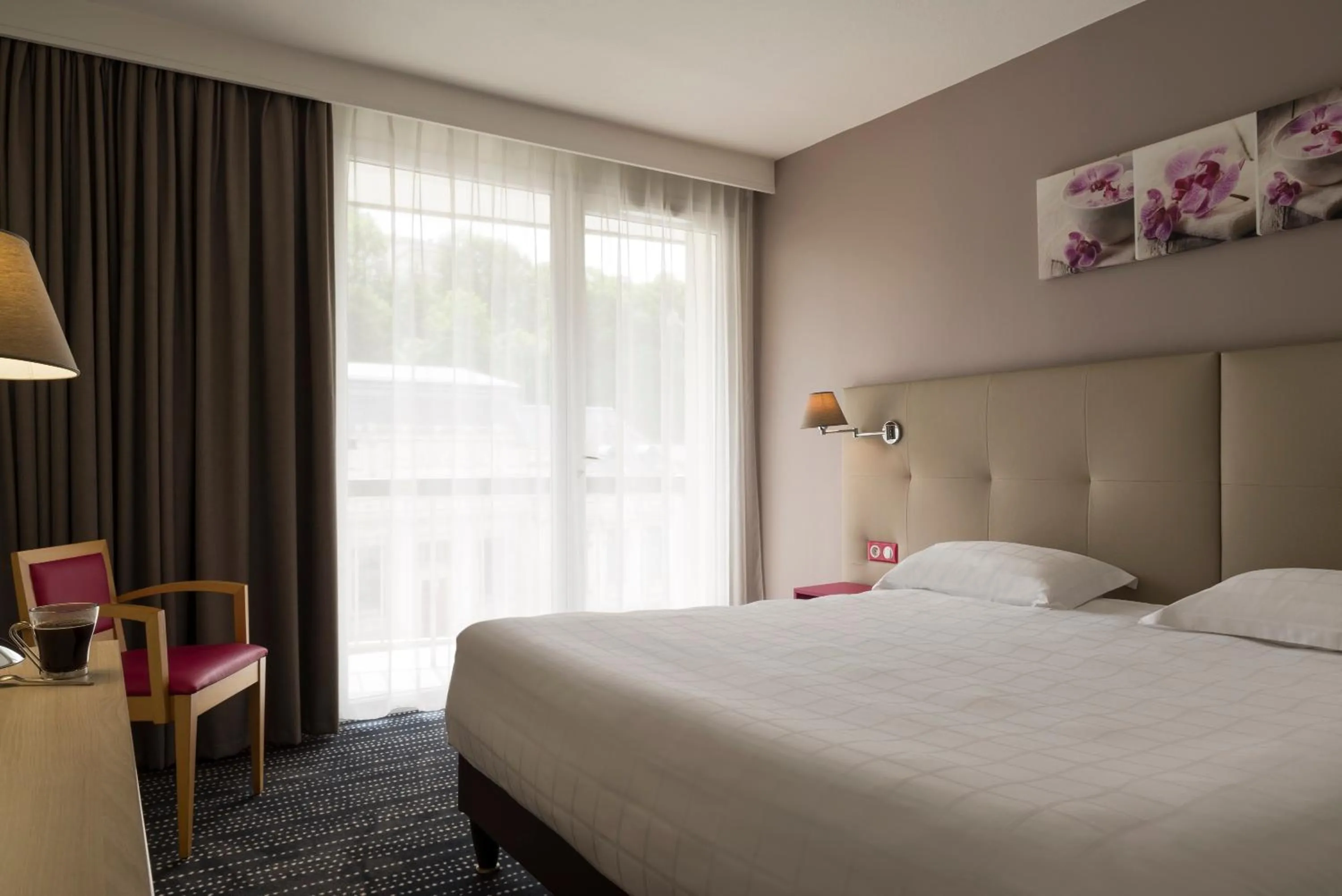 Bedroom, Bed in BRIT HOTEL Confort Le Limouzi TULLE