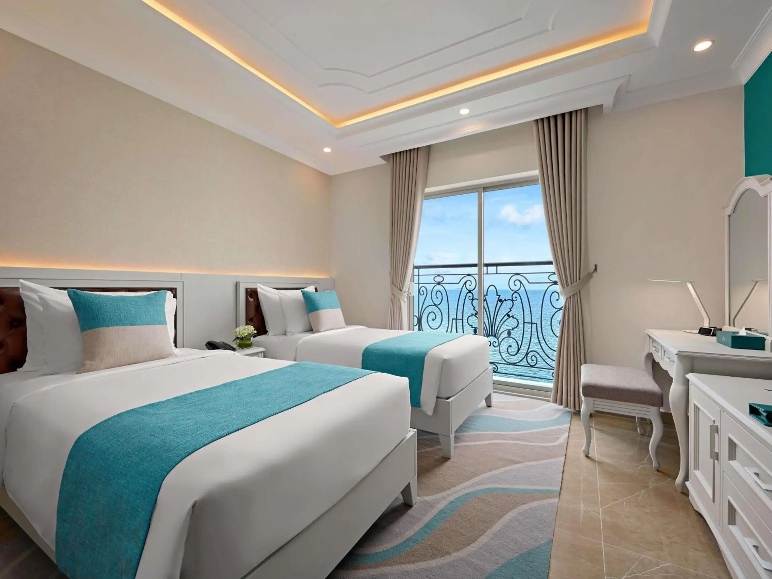 Privilege Twin Room with Sea View in Mercure Nha Trang Beach Privilege Twin Room with Sea View in Mercure Nha Trang Beach